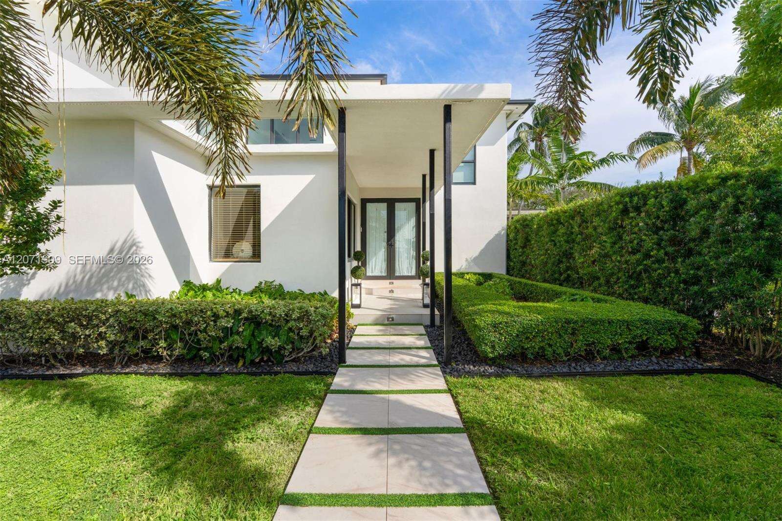 795 Lakeview Dr, Miami Beach, FL 33140 - For Sale photo 3