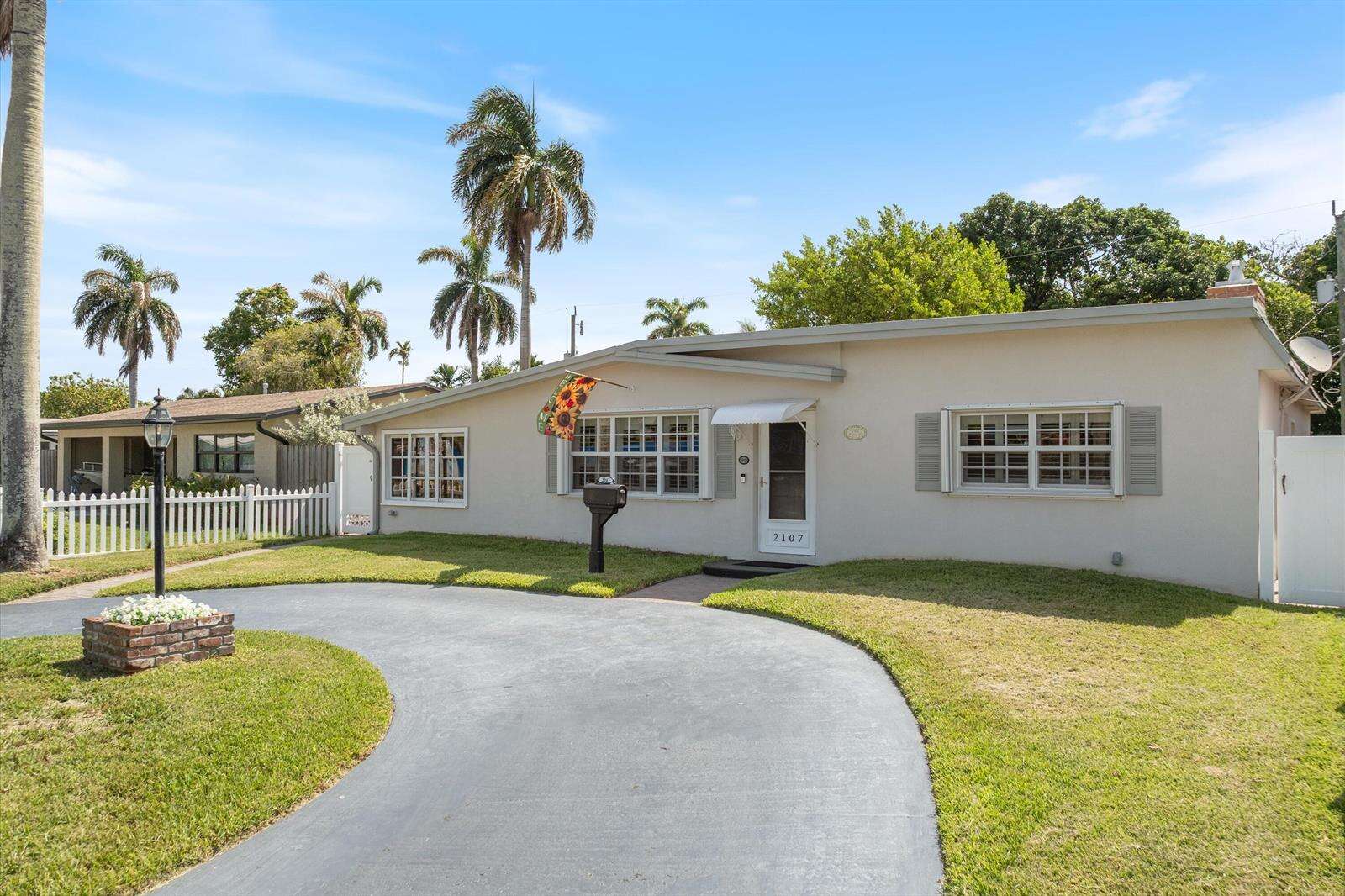 2107 15th, Hollywood, FL 33020 - For Sale photo 1
