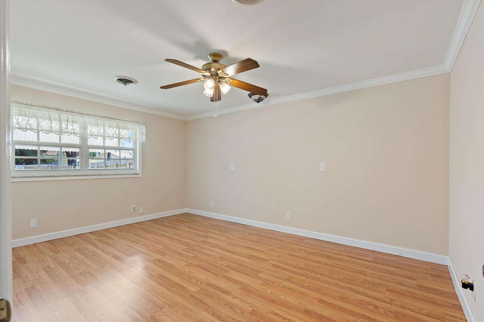 2107 15th, Hollywood, FL 33020 - For Sale photo 12