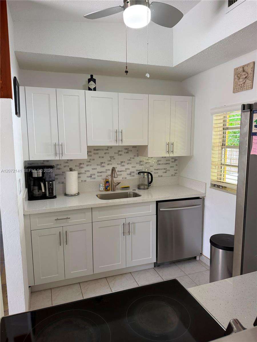 935 Polk St, Hollywood, FL 33019 - For Sale photo 3