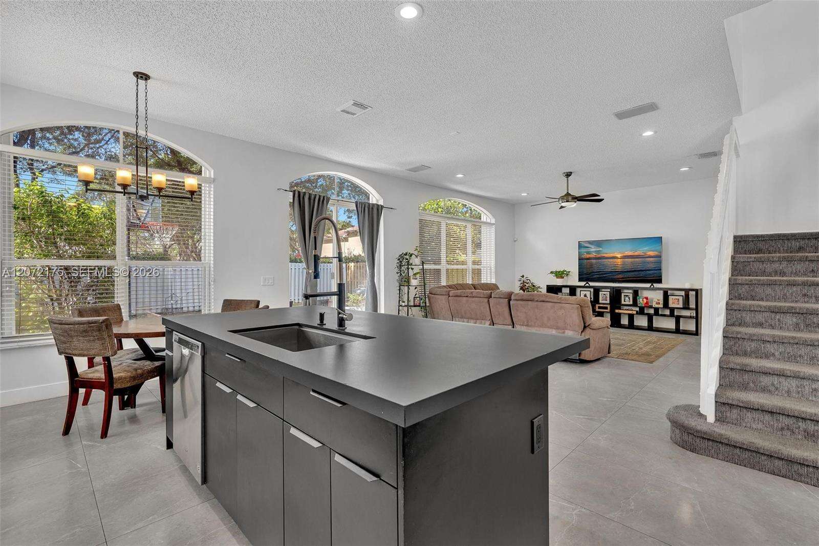 7654 21st Dr, Pembroke Pines, FL 33024 - For Sale photo 11