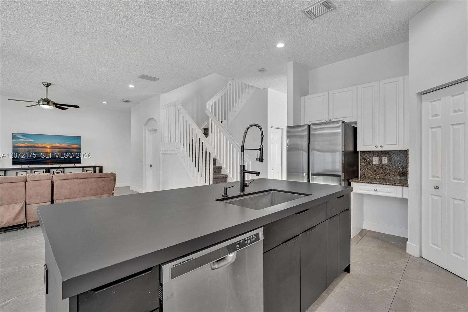 7654 21st Dr, Pembroke Pines, FL 33024 - For Sale photo 12