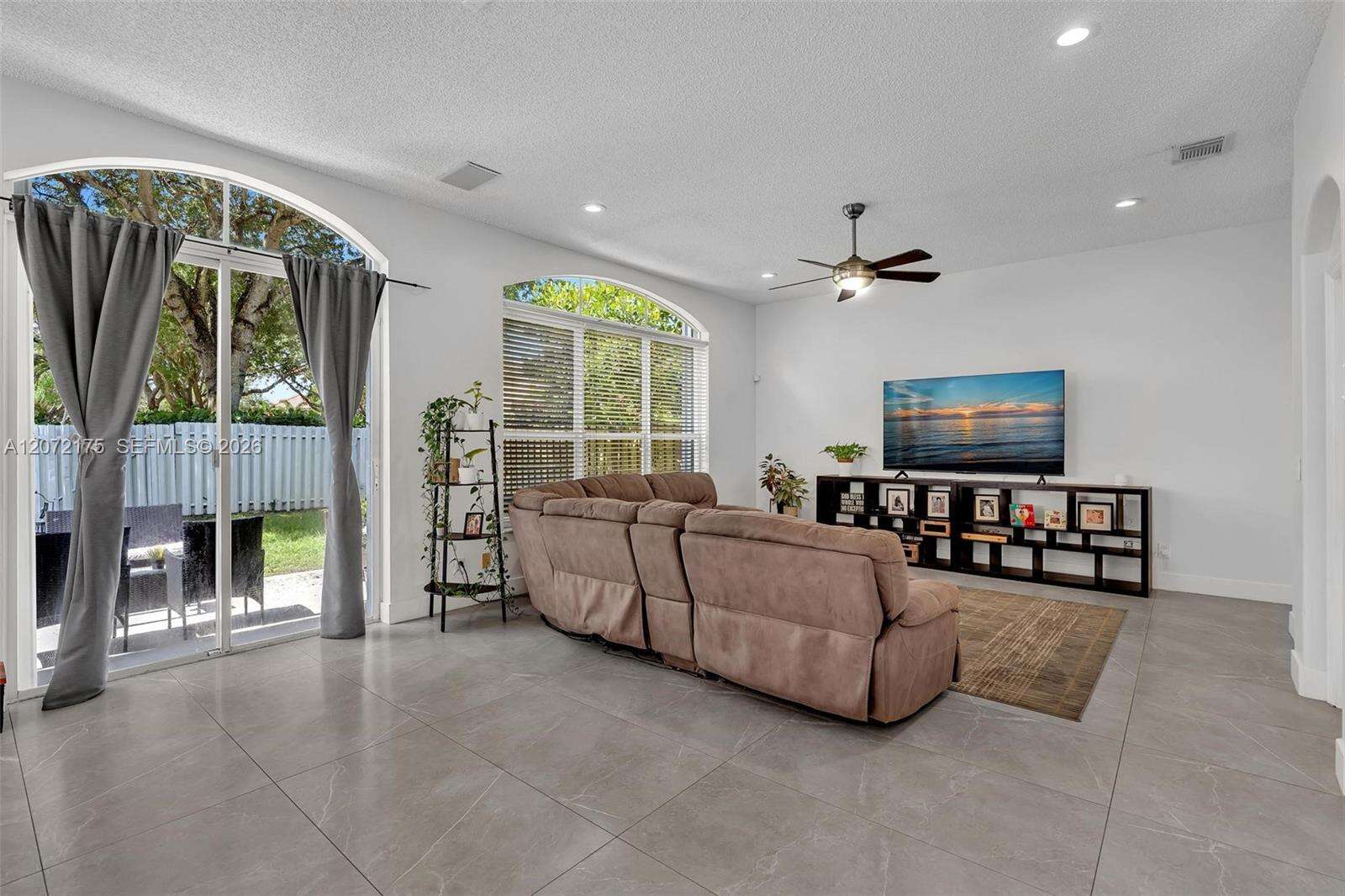 7654 21st Dr, Pembroke Pines, FL 33024 - For Sale photo 13