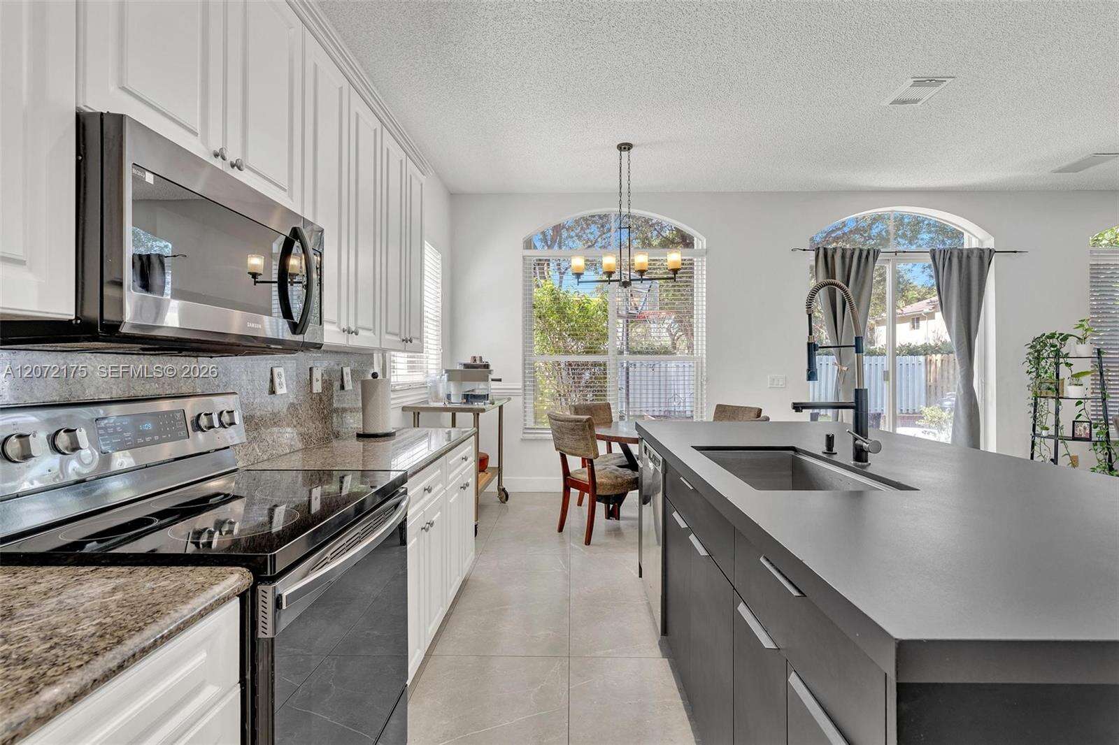 7654 21st Dr, Pembroke Pines, FL 33024 - For Sale photo 10