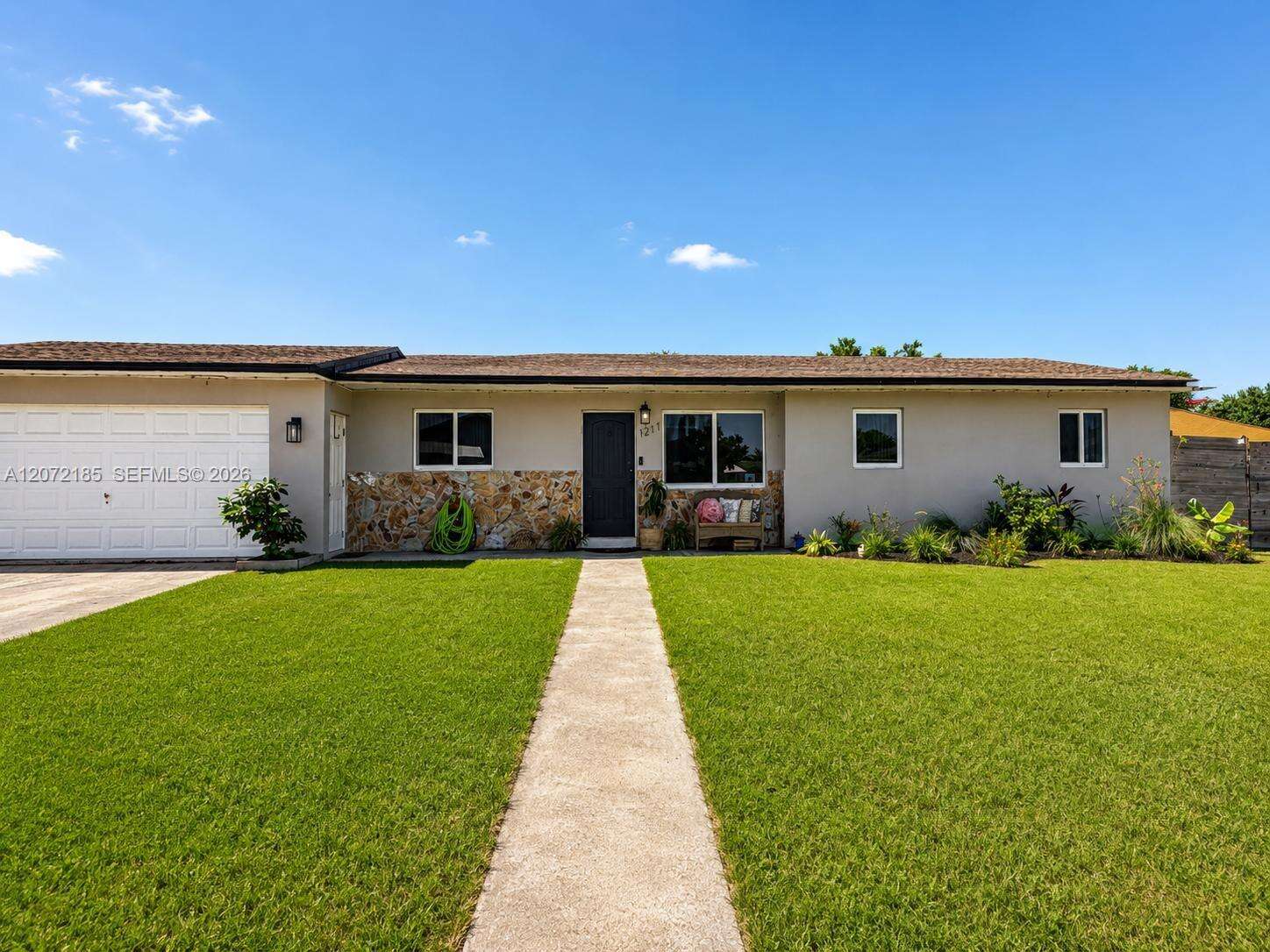 1211 18th St, Homestead, FL 33030 - For Sale photo 2