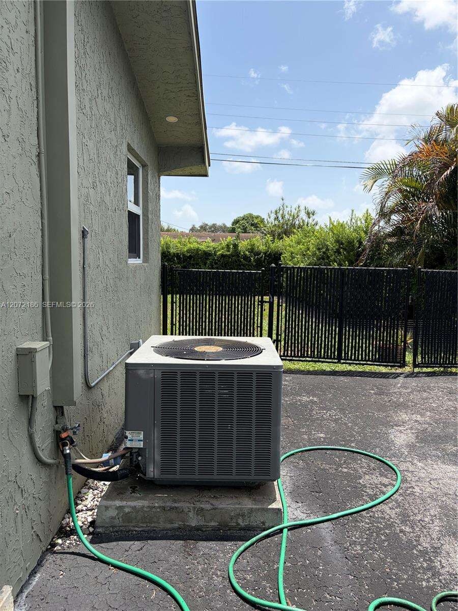 7810 11th Ct, Pembroke Pines, FL 33024 - For Sale photo 12