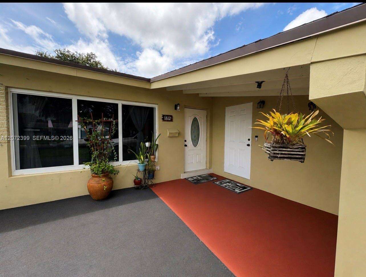 1812 45th Ave, Hollywood, FL 33021 - For Sale photo 2