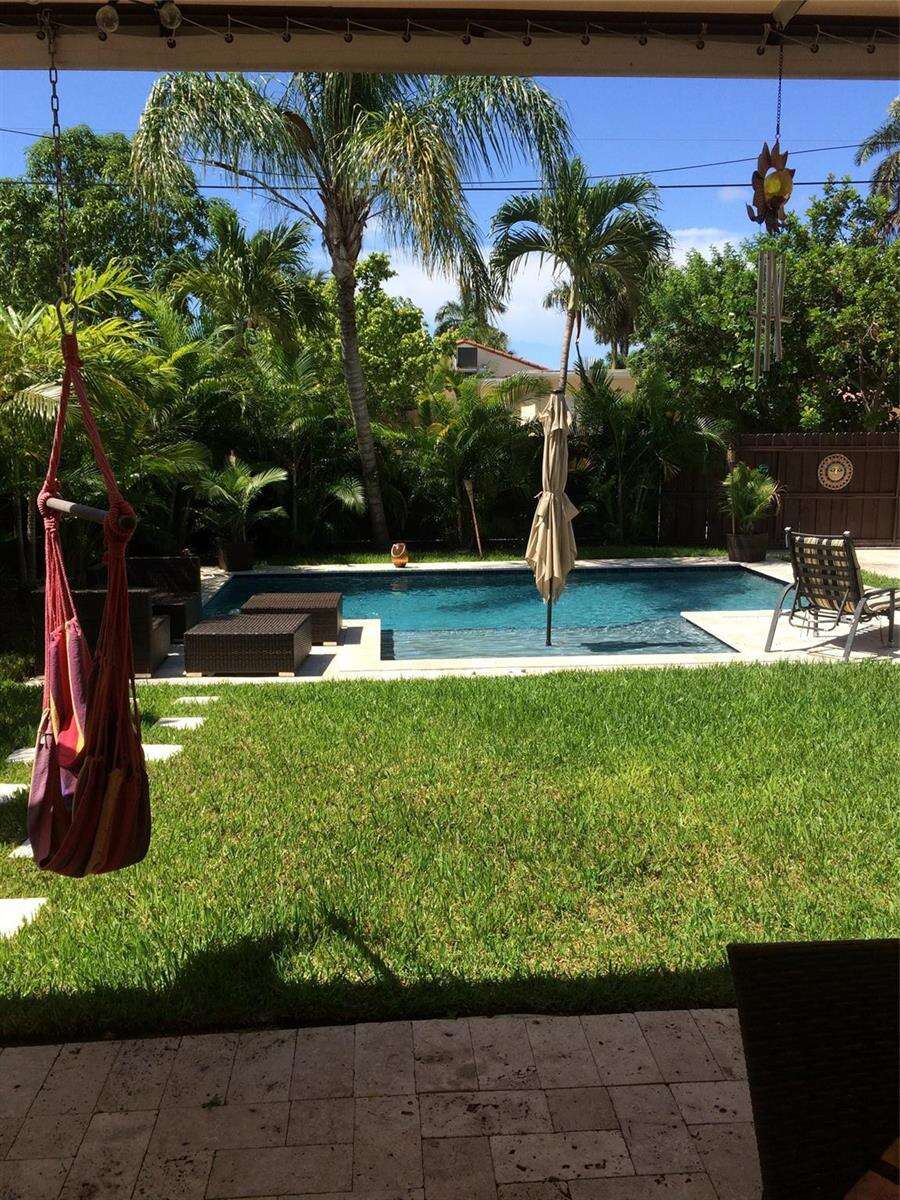1126 Lincoln, Hollywood, FL 33019 - For Sale photo 1