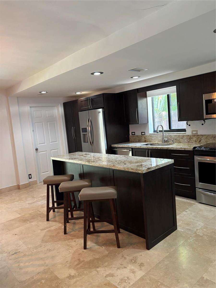 1126 Lincoln, Hollywood, FL 33019 - For Sale photo 5