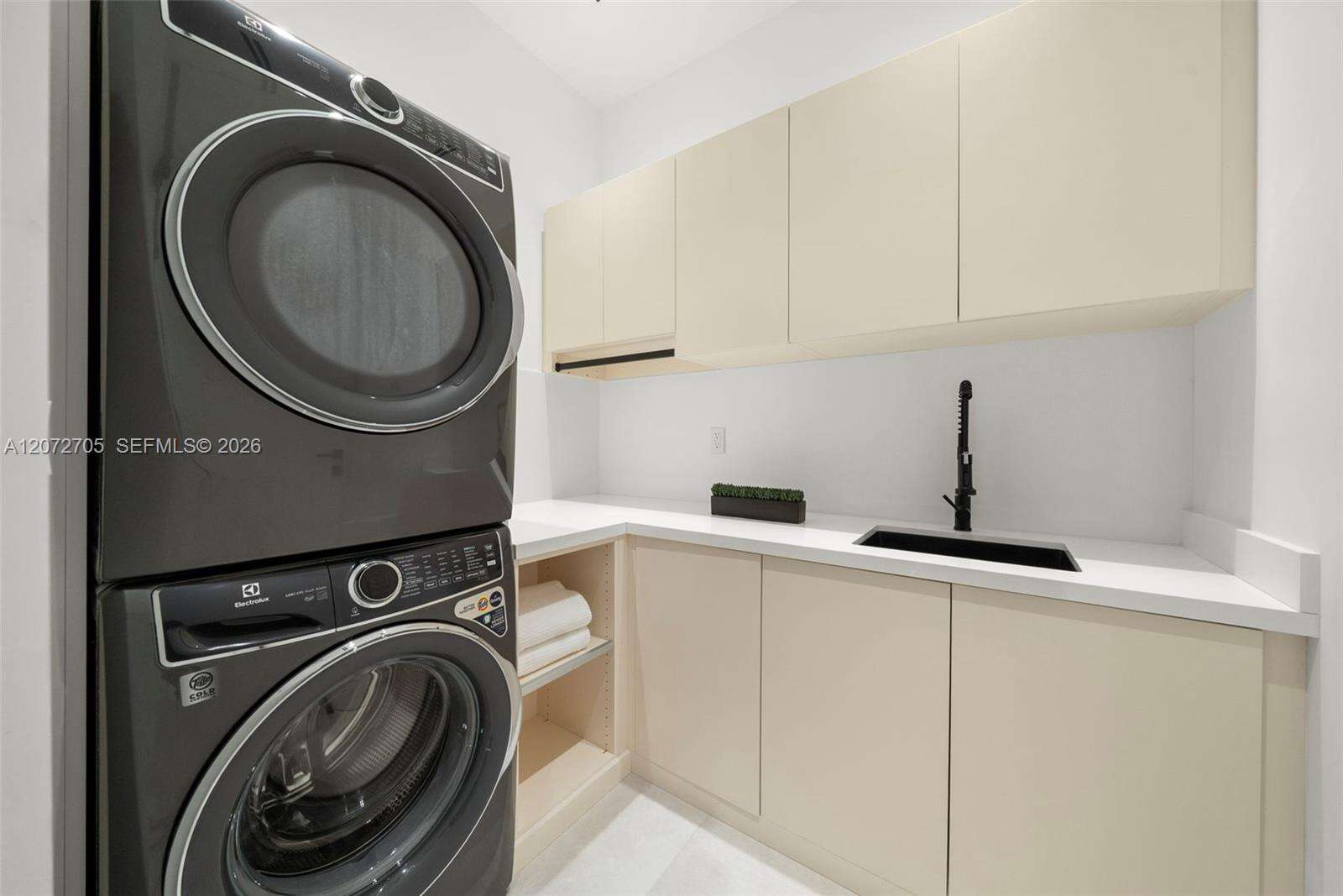 Miami Beach, FL 33141 - For Sale photo 38