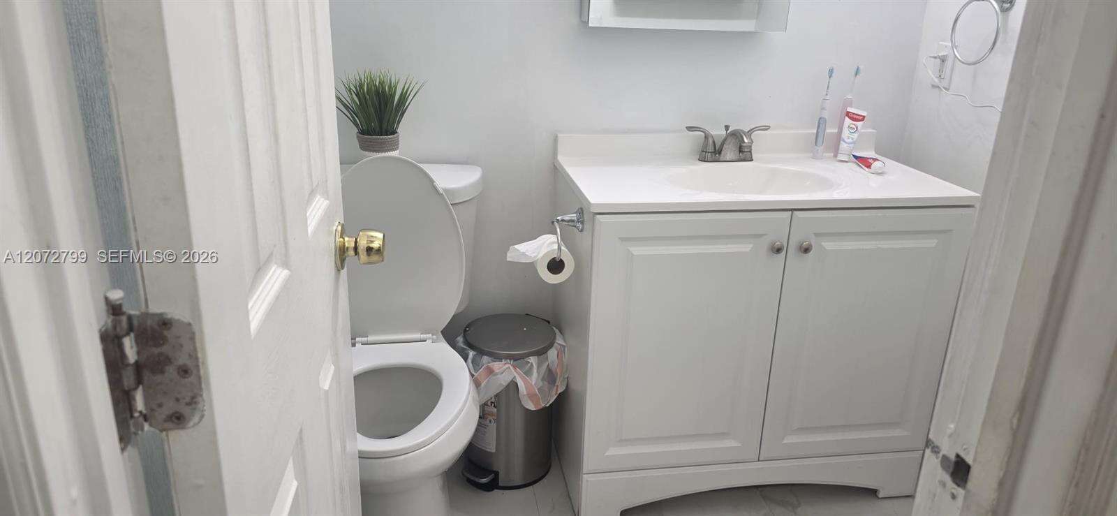 4118 Circle Dr, Hollywood, FL 33021 - For Sale photo 10