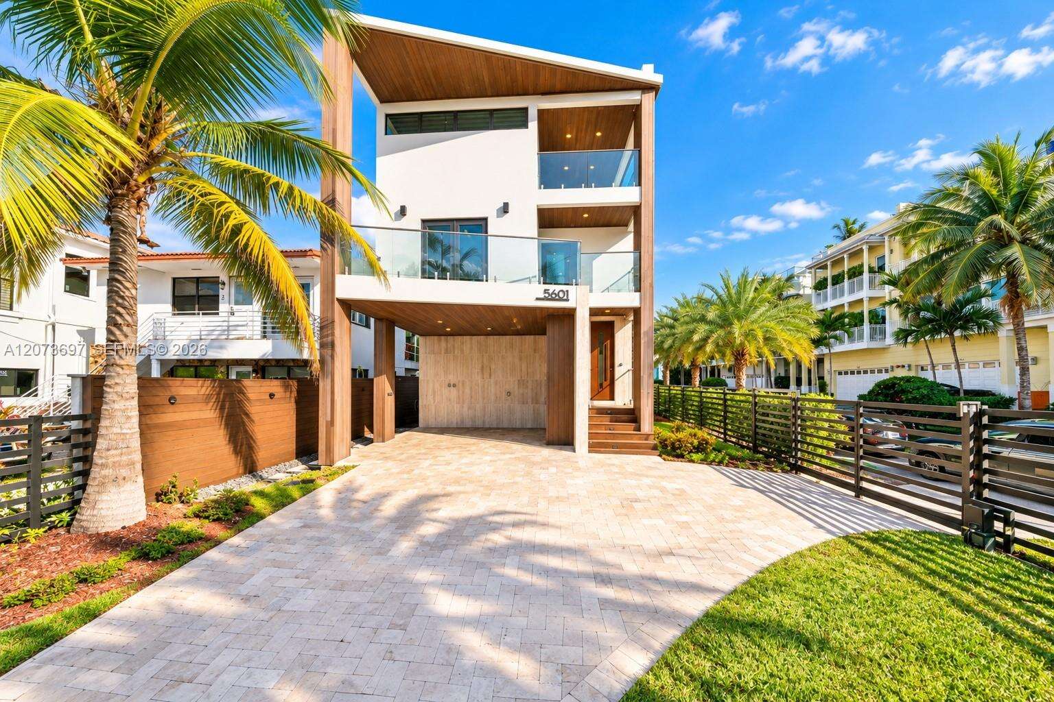 5601 Ocean Dr, Hollywood, FL 33019 - For Sale photo 2