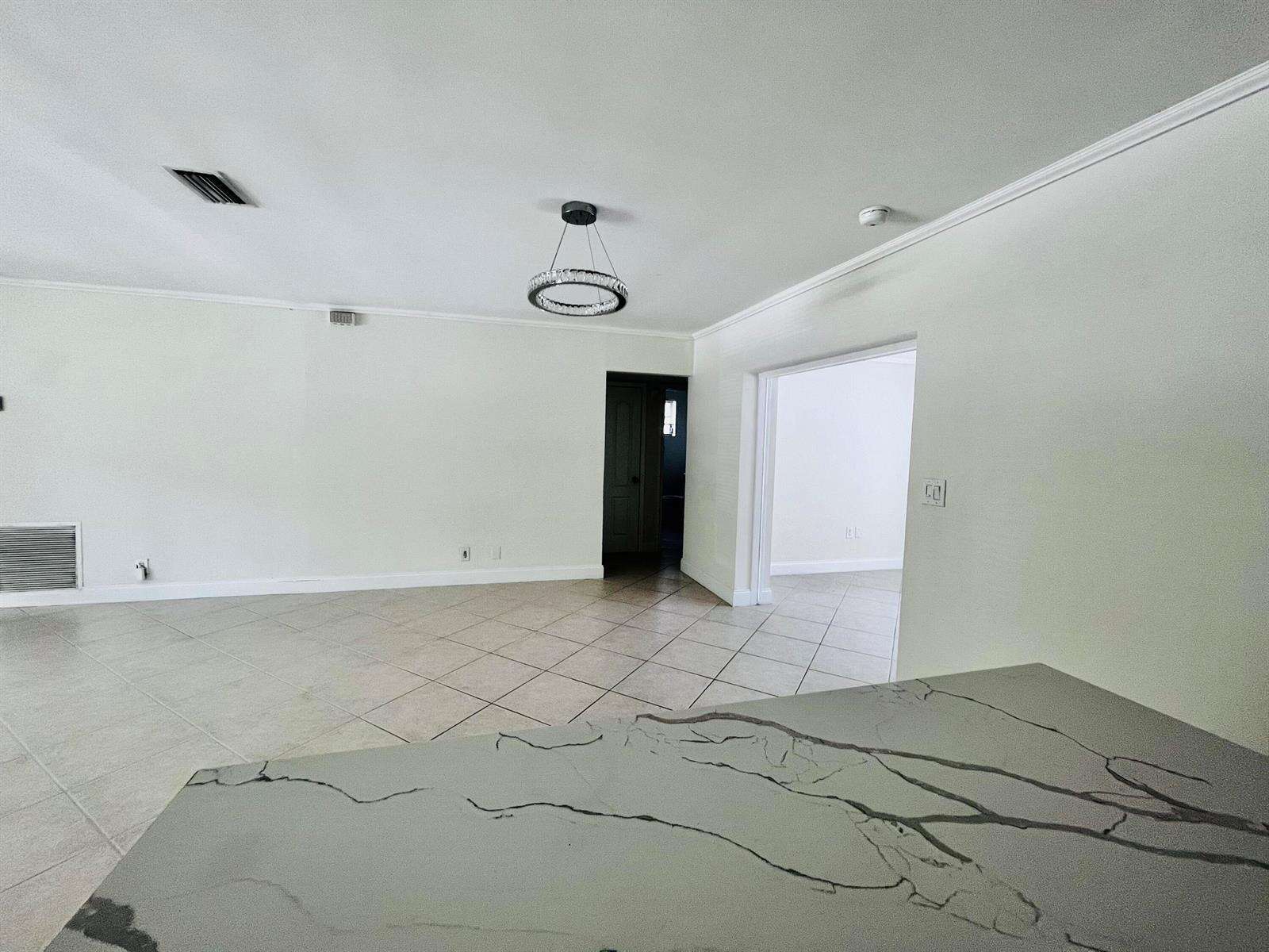 924 Johnson, Hollywood, FL 33019 - For Sale photo 12