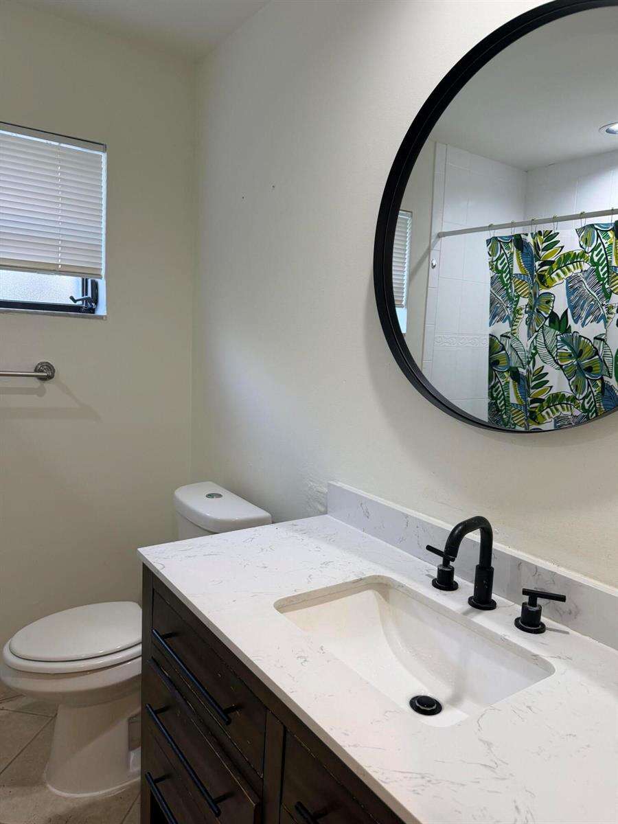 924 Johnson, Hollywood, FL 33019 - For Sale photo 21