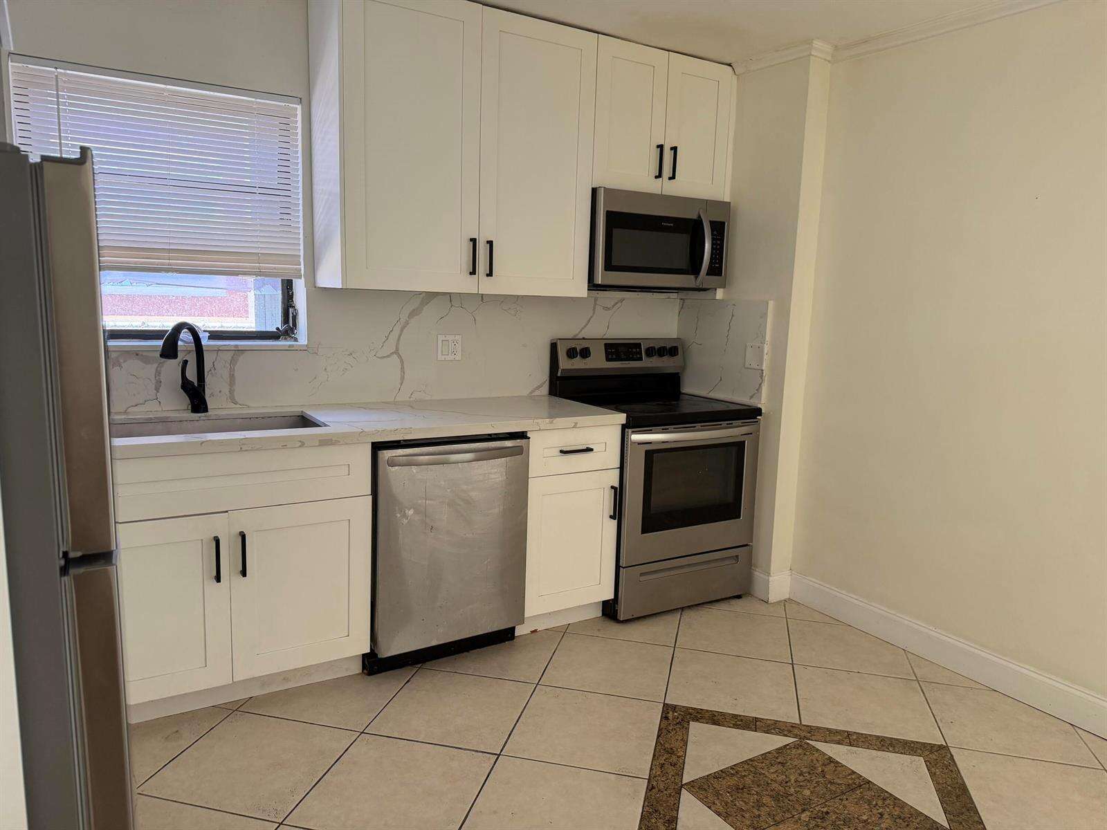 924 Johnson, Hollywood, FL 33019 - For Sale photo 23