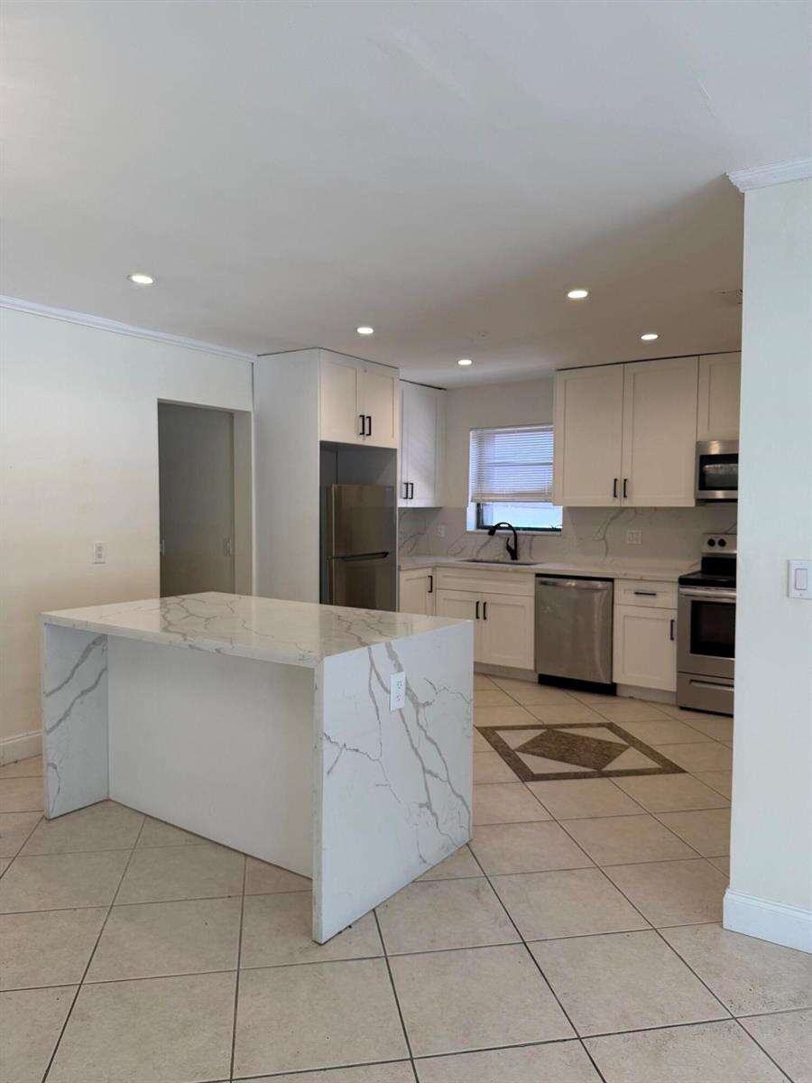 924 Johnson, Hollywood, FL 33019 - For Sale photo 24