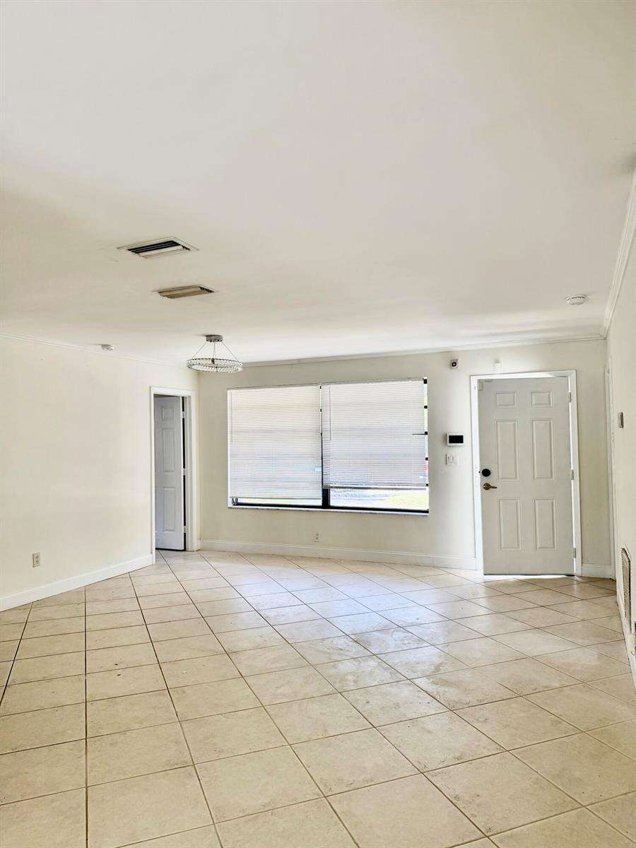 924 Johnson, Hollywood, FL 33019 - For Sale photo 31