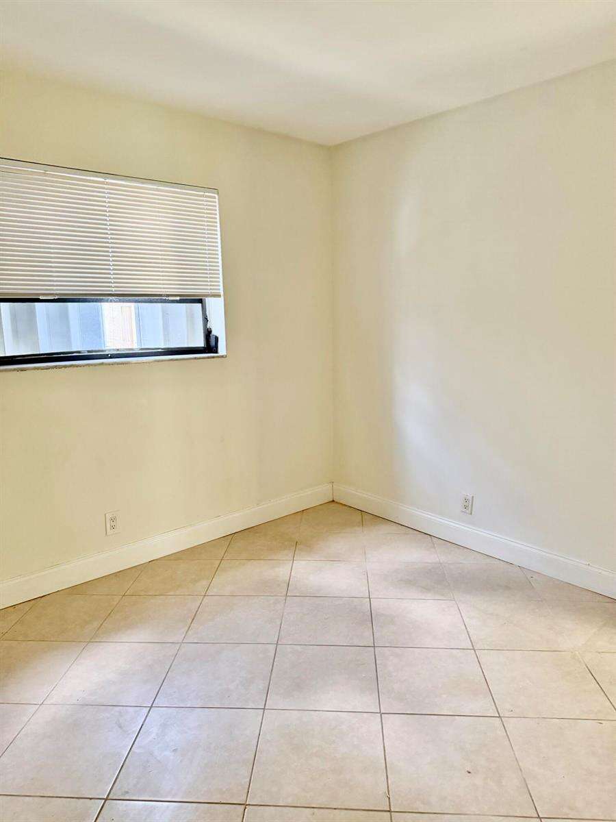 924 Johnson, Hollywood, FL 33019 - For Sale photo 38