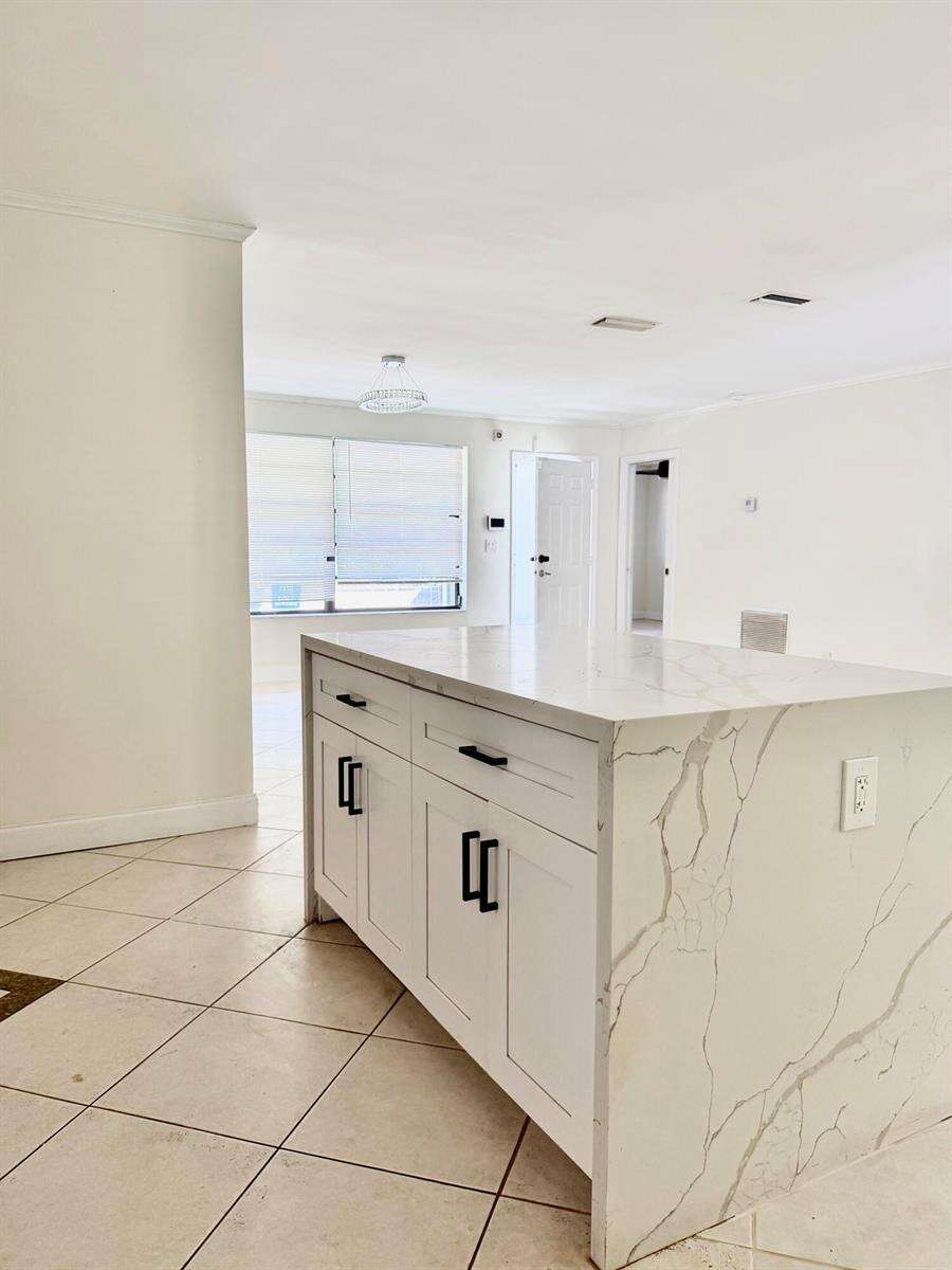 924 Johnson, Hollywood, FL 33019 - For Sale photo 39