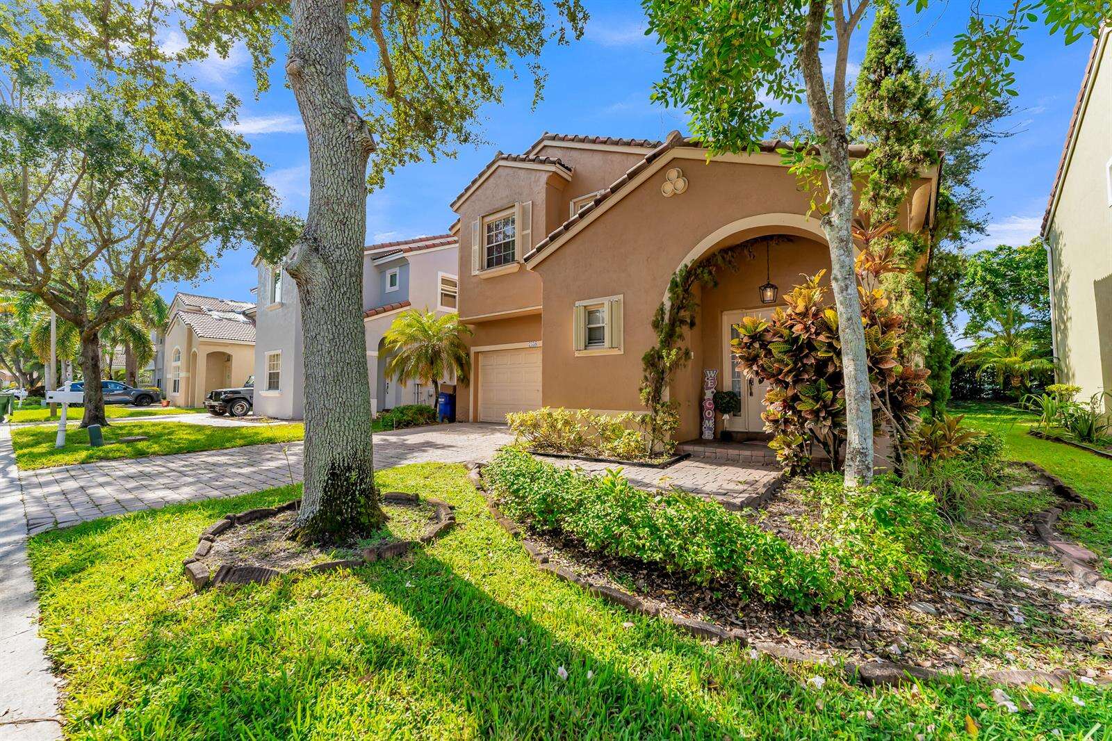 7538 17th, Pembroke Pines, FL 33024 - For Sale photo 4