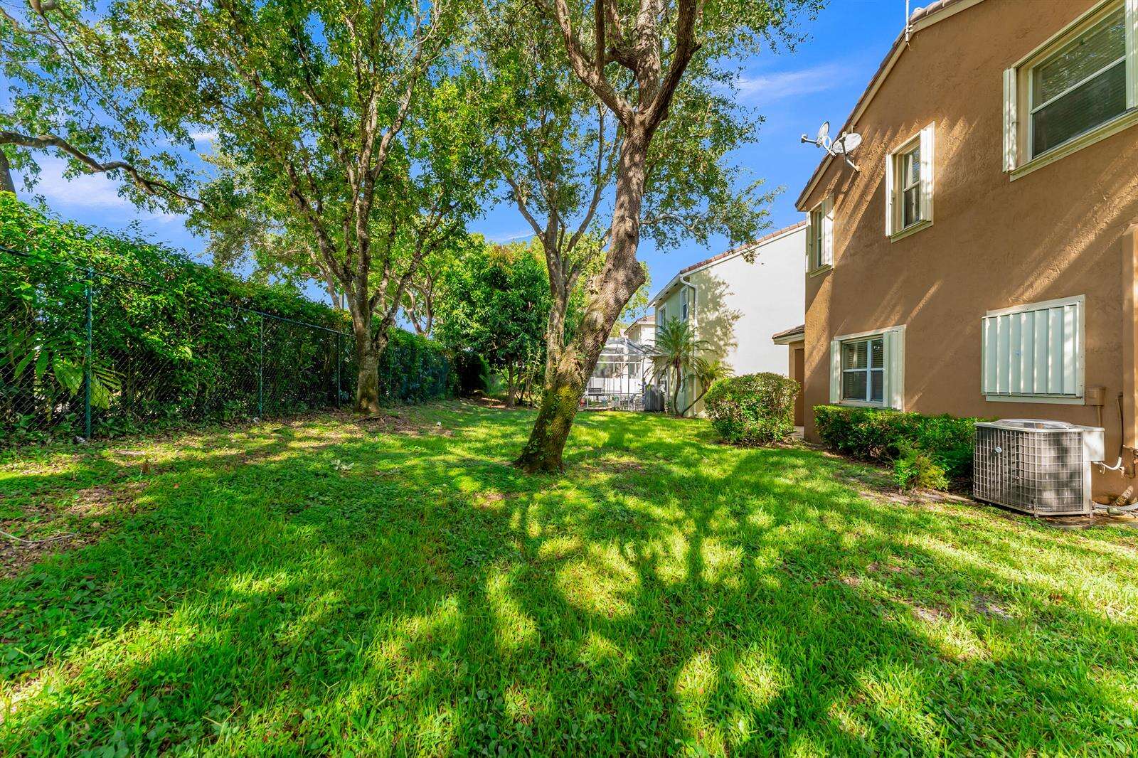 7538 17th, Pembroke Pines, FL 33024 - For Sale photo 37