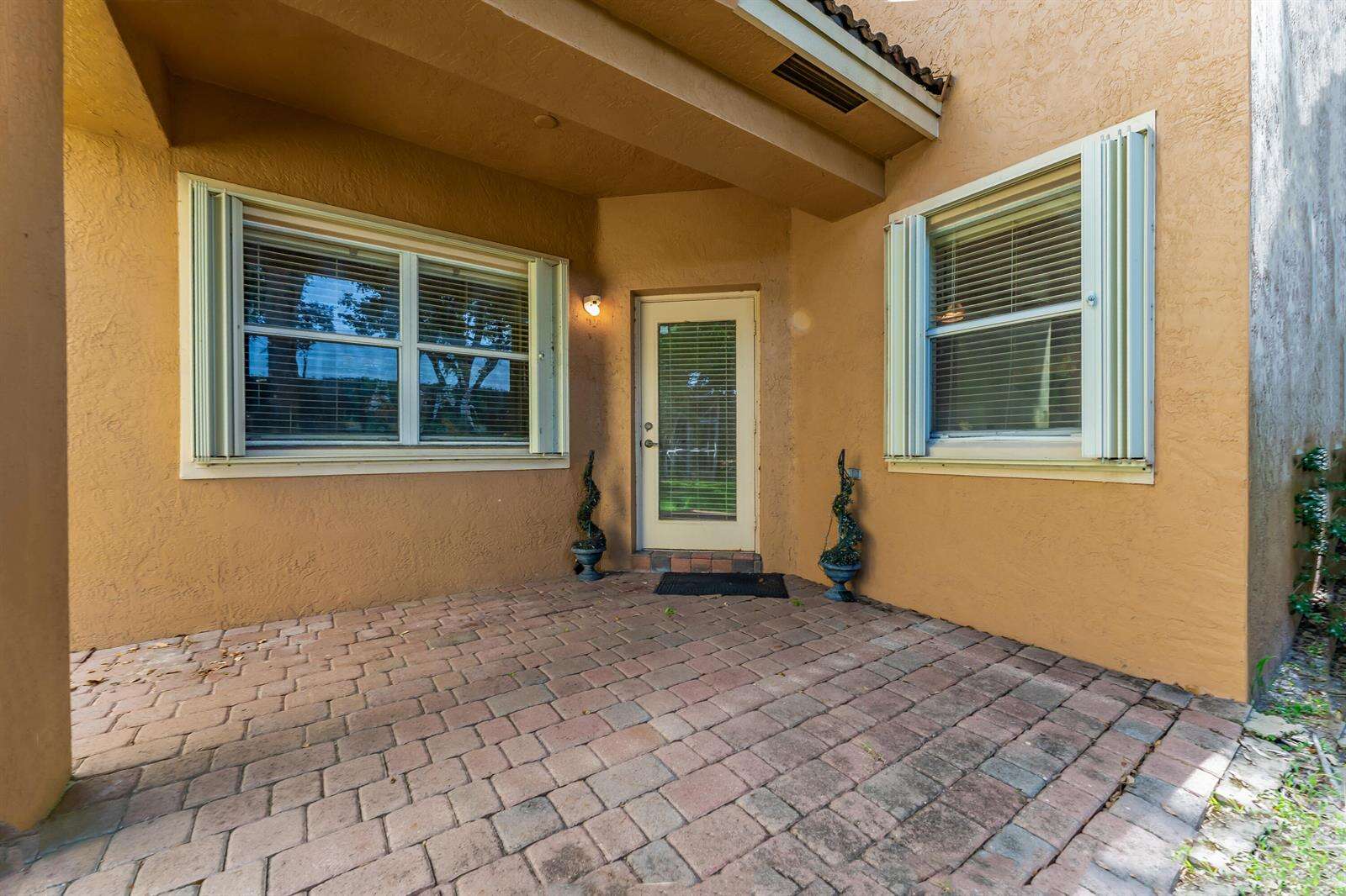 7538 17th, Pembroke Pines, FL 33024 - For Sale photo 40