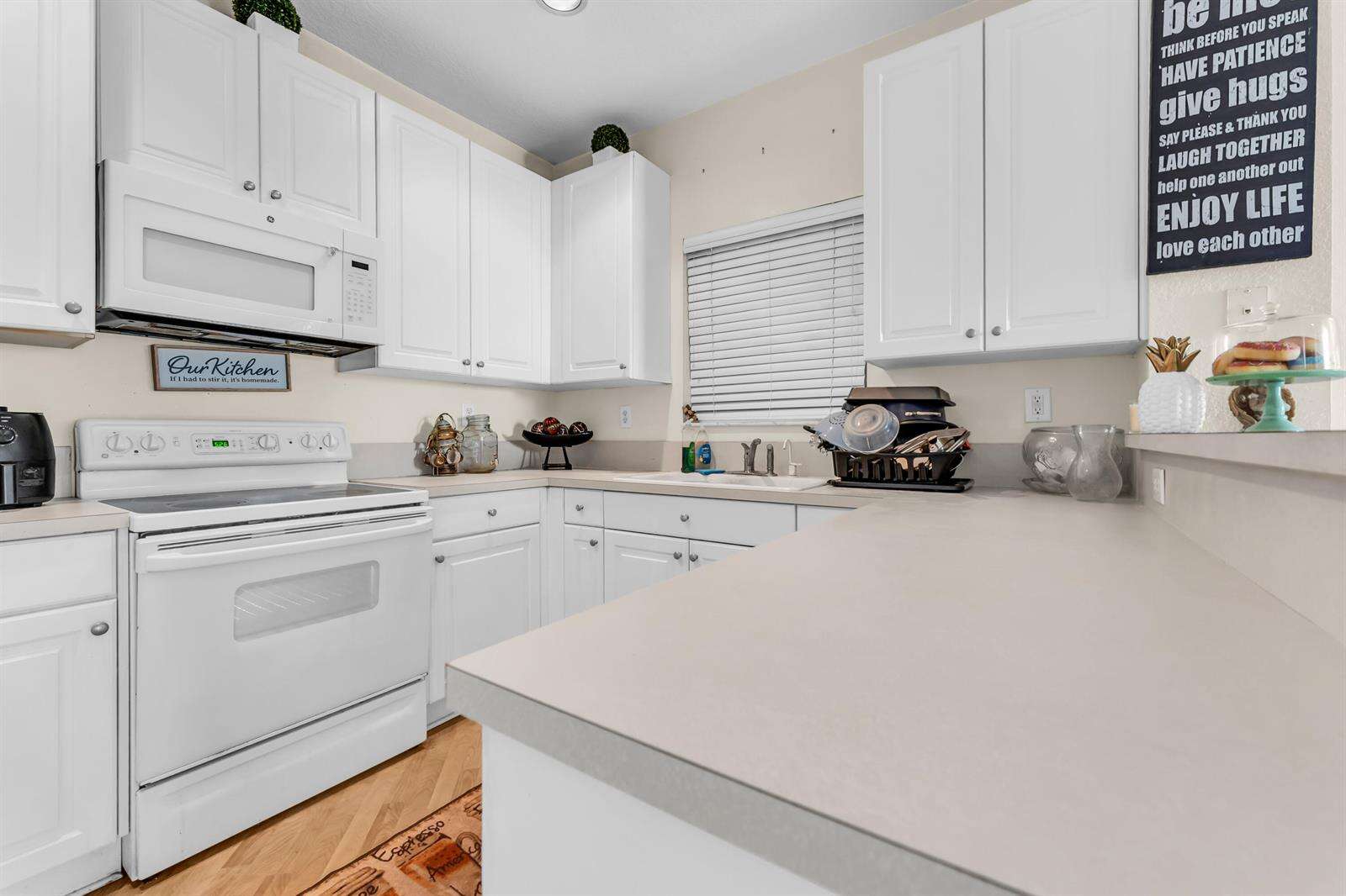 7538 17th, Pembroke Pines, FL 33024 - For Sale photo 9