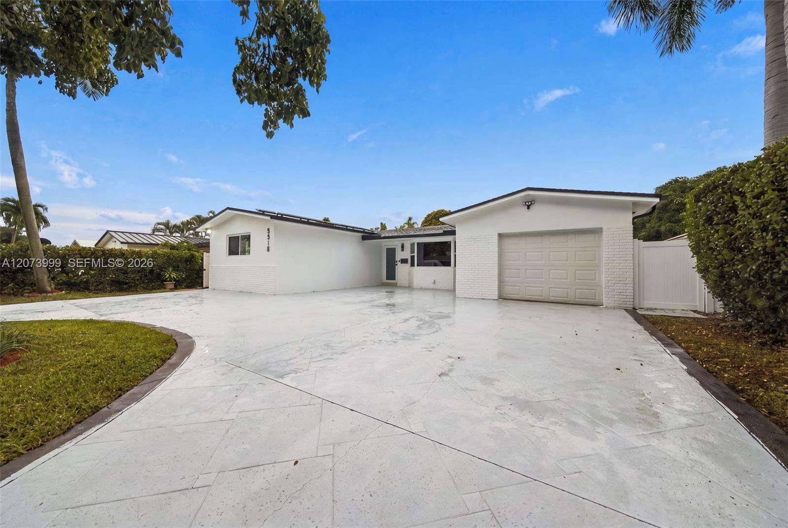 5518 Mckinley St, Hollywood, FL 33021 - For Sale photo 2