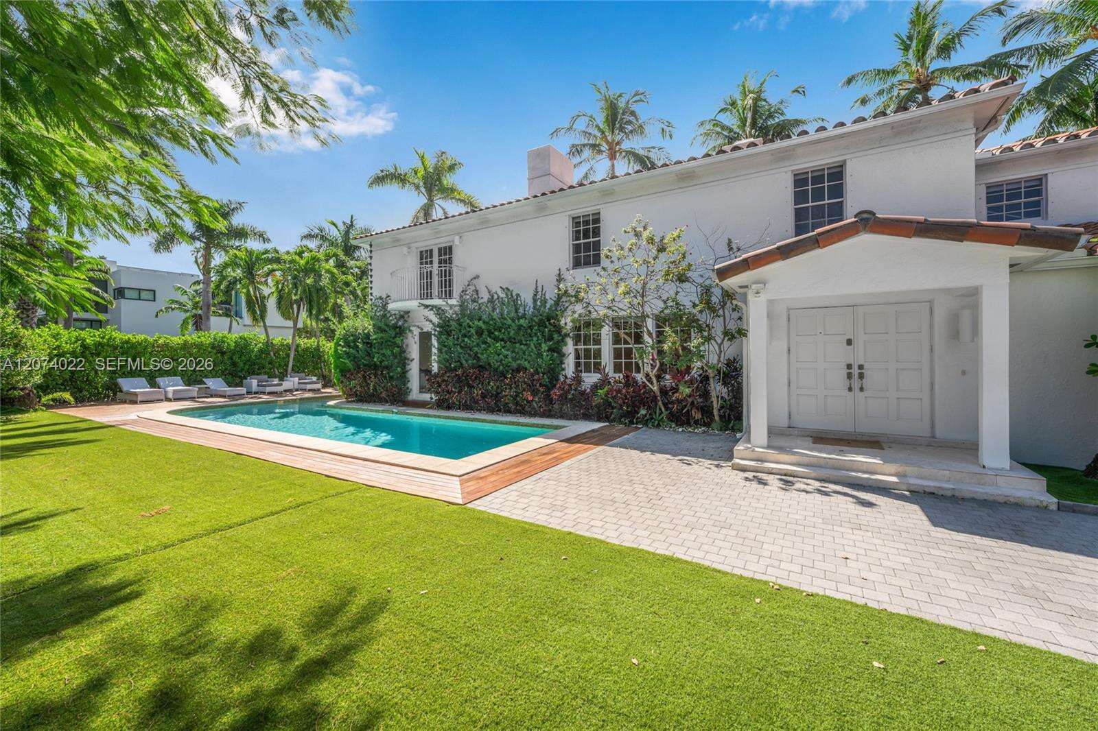 140 Hibiscus Dr, Miami Beach, FL 33139 - For Sale photo 2