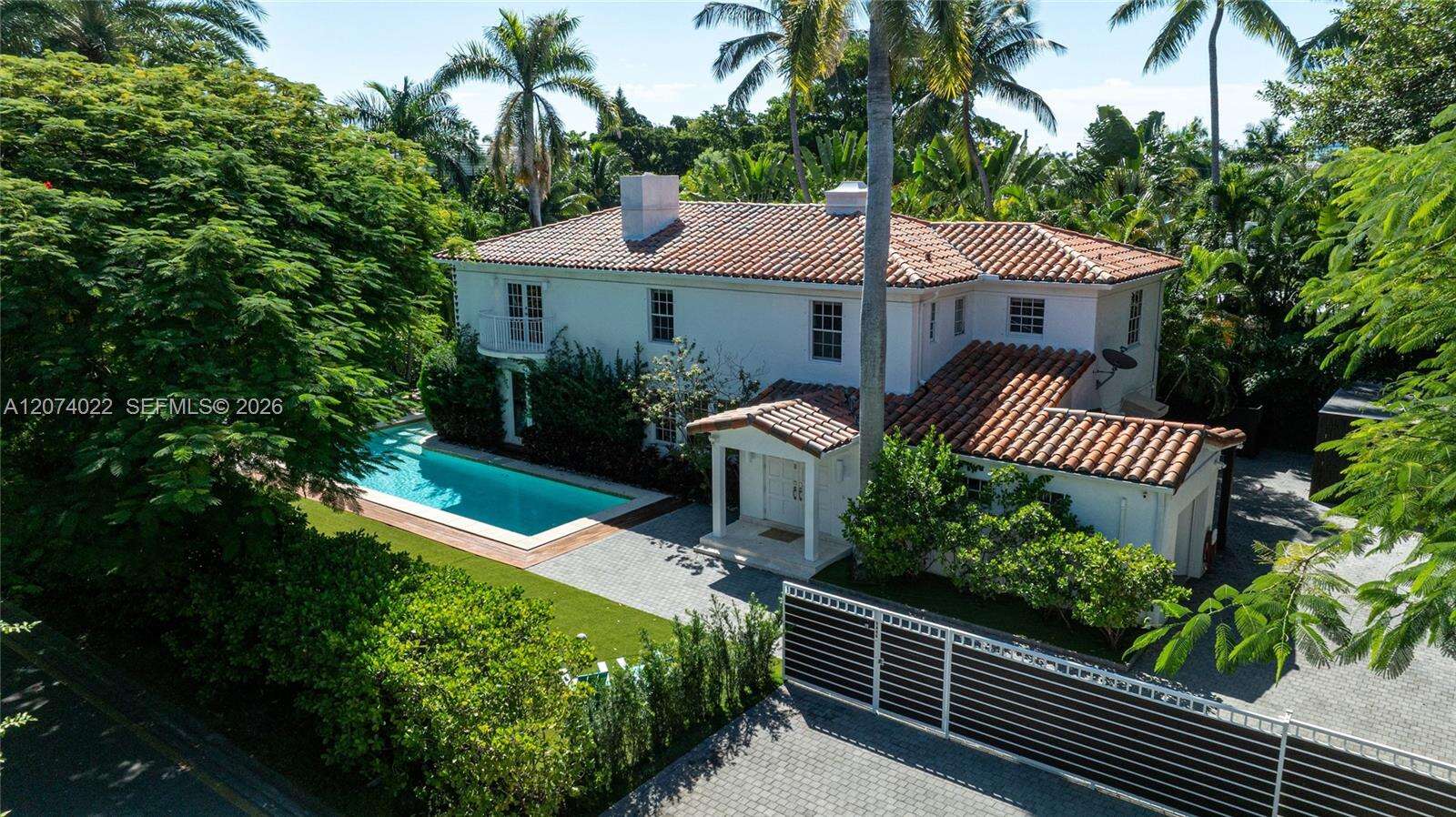 140 Hibiscus Dr, Miami Beach, FL 33139 - For Sale photo 3