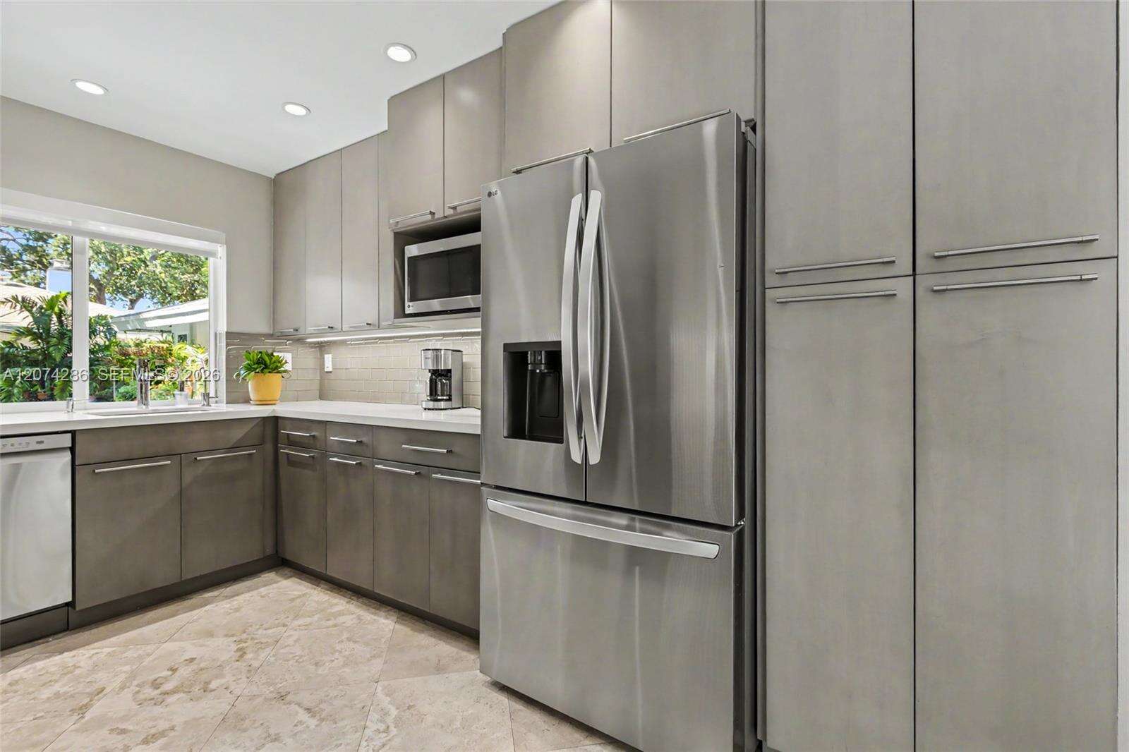 13 Dogwood Rd, Hollywood, FL 33021 - For Sale photo 17