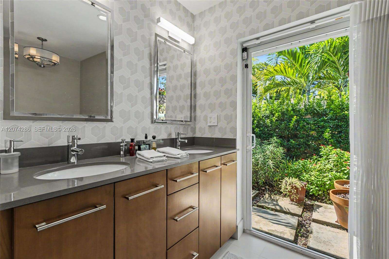 13 Dogwood Rd, Hollywood, FL 33021 - For Sale photo 32
