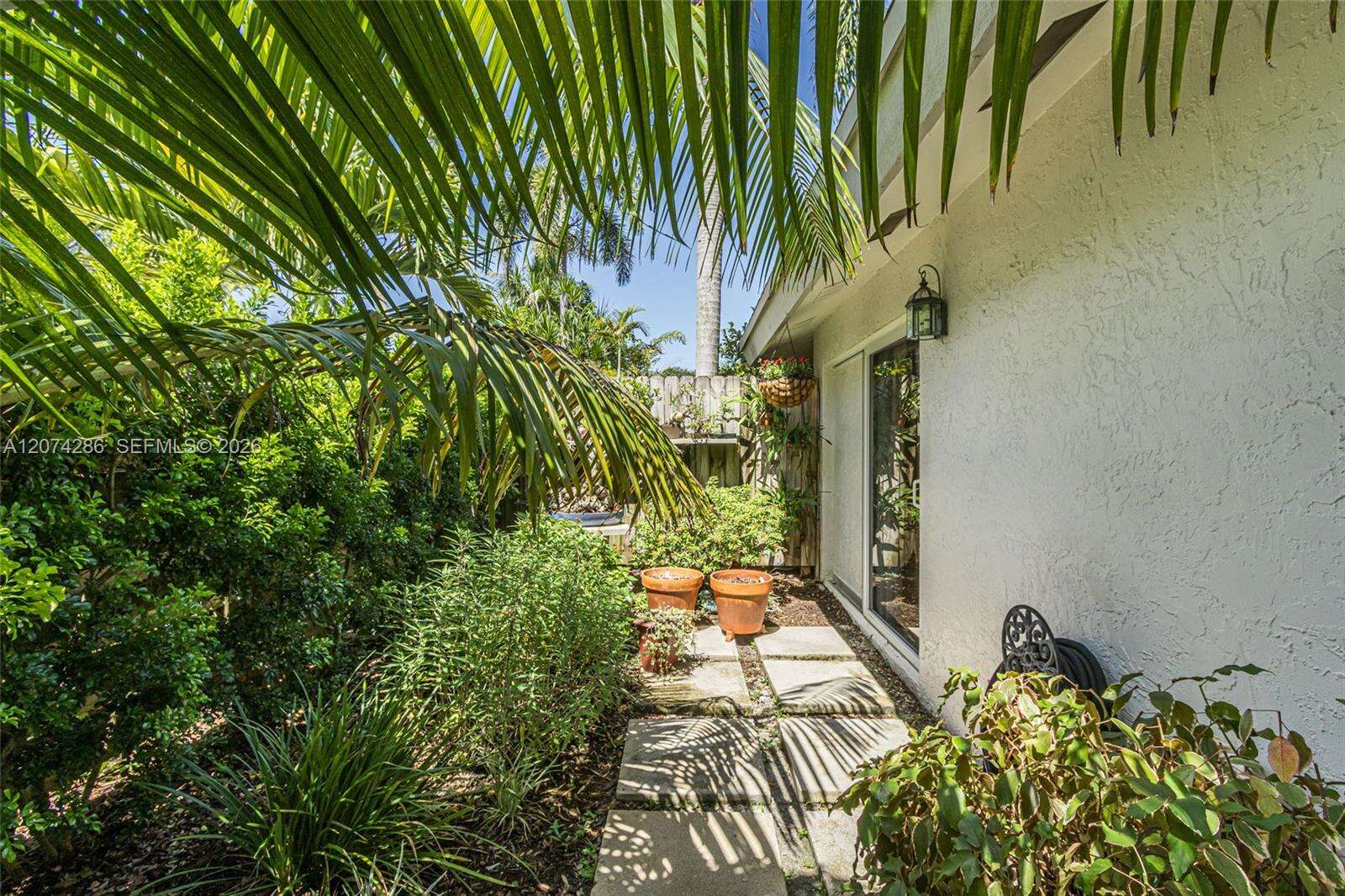 13 Dogwood Rd, Hollywood, FL 33021 - For Sale photo 40
