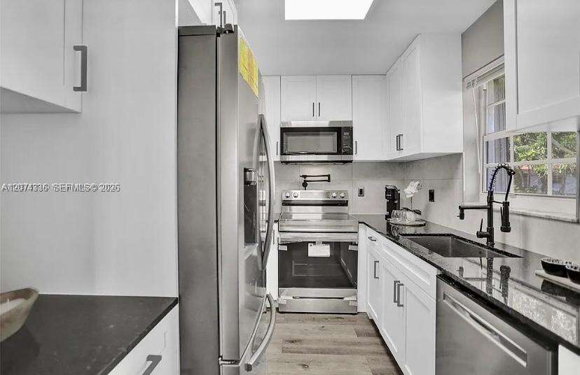302 9th St, Hallandale Beach, FL 33009 - For Sale photo 15