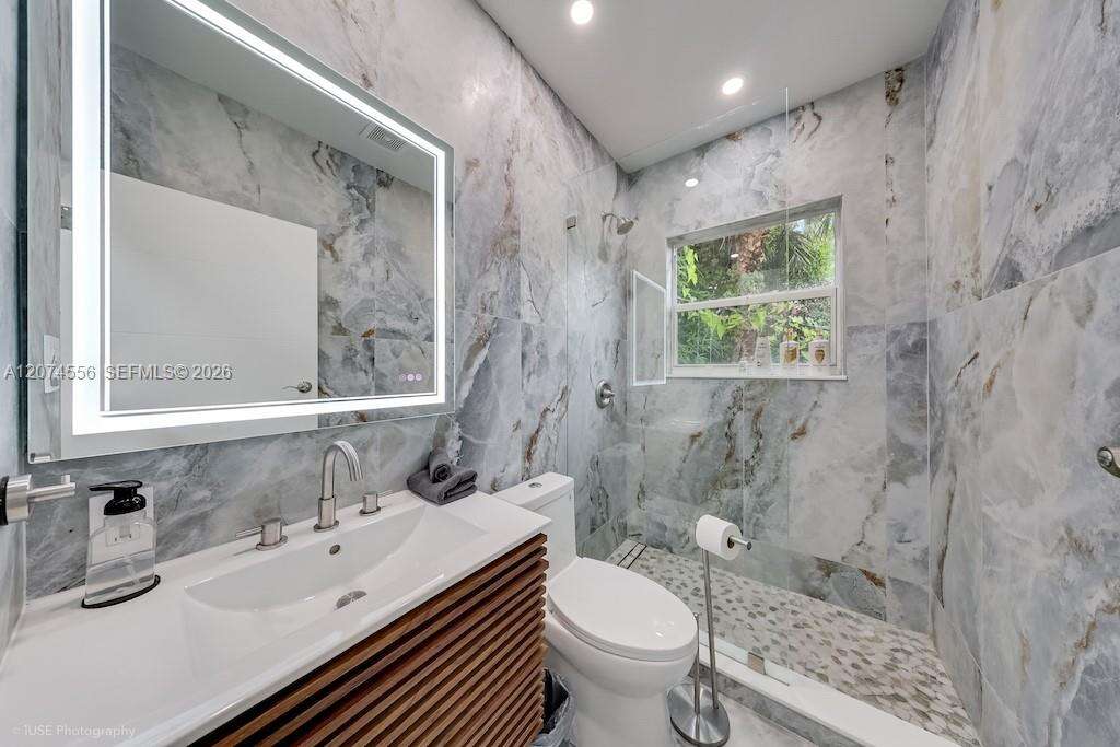 46 43rd St, Miami, FL 33137 - For Sale photo 12