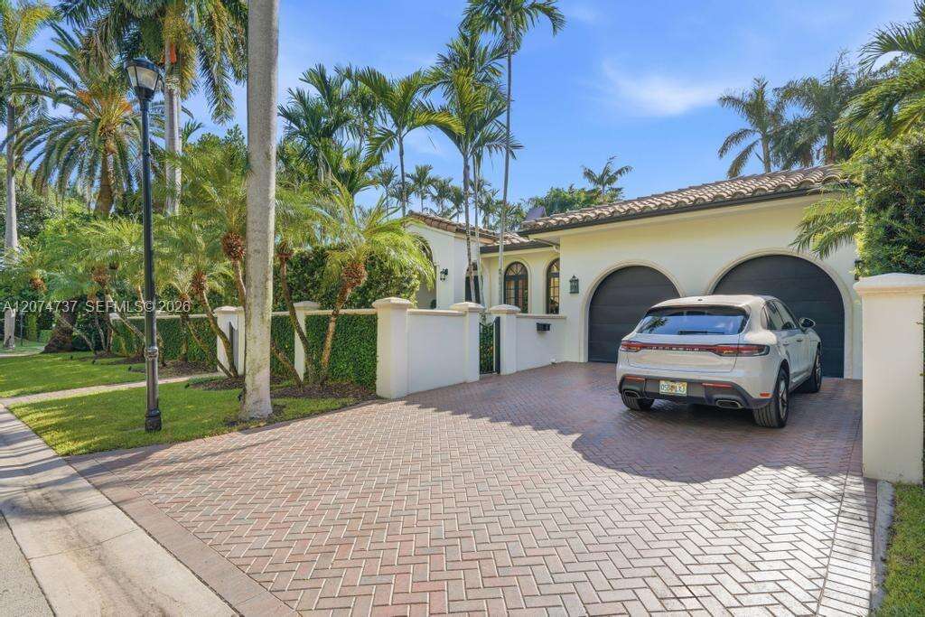 2532 Lake Ave, Miami Beach, FL 33140 - For Sale photo 2
