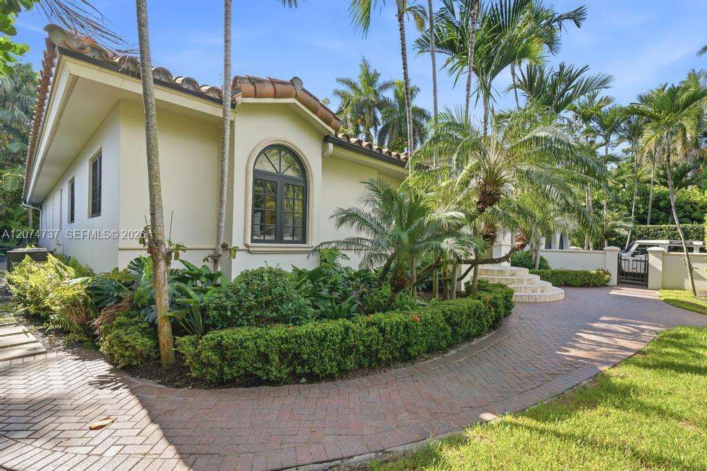 2532 Lake Ave, Miami Beach, FL 33140 - For Sale photo 6