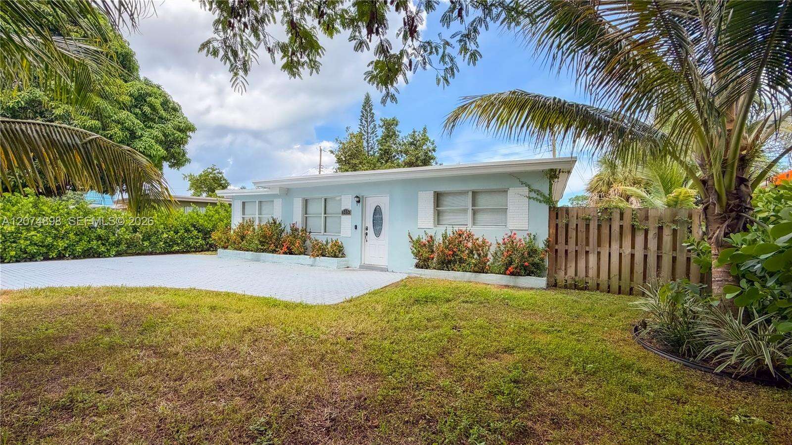 515 61st Ter, Hollywood, FL 33023 - For Sale photo 2