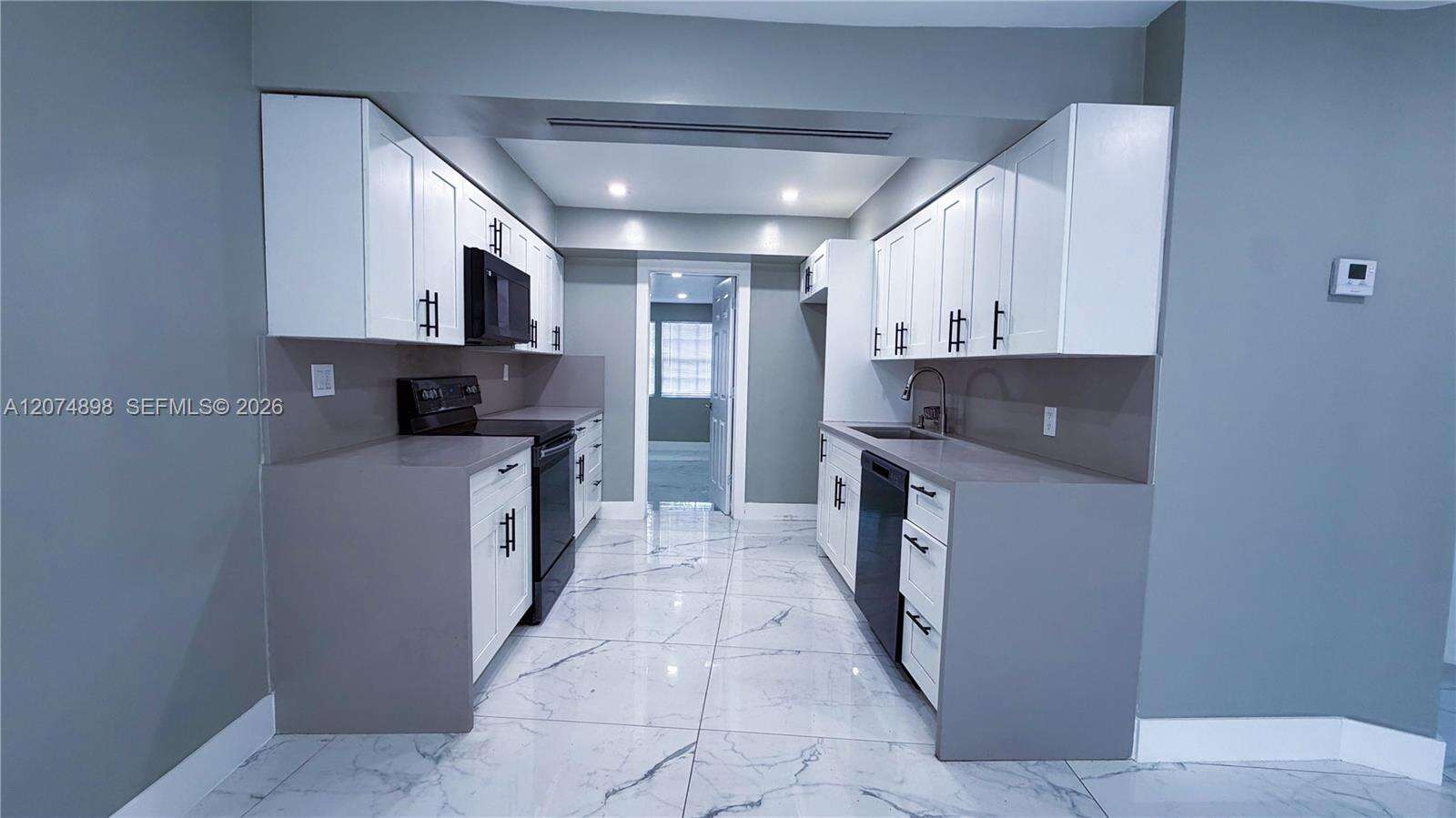515 61st Ter, Hollywood, FL 33023 - For Sale photo 5