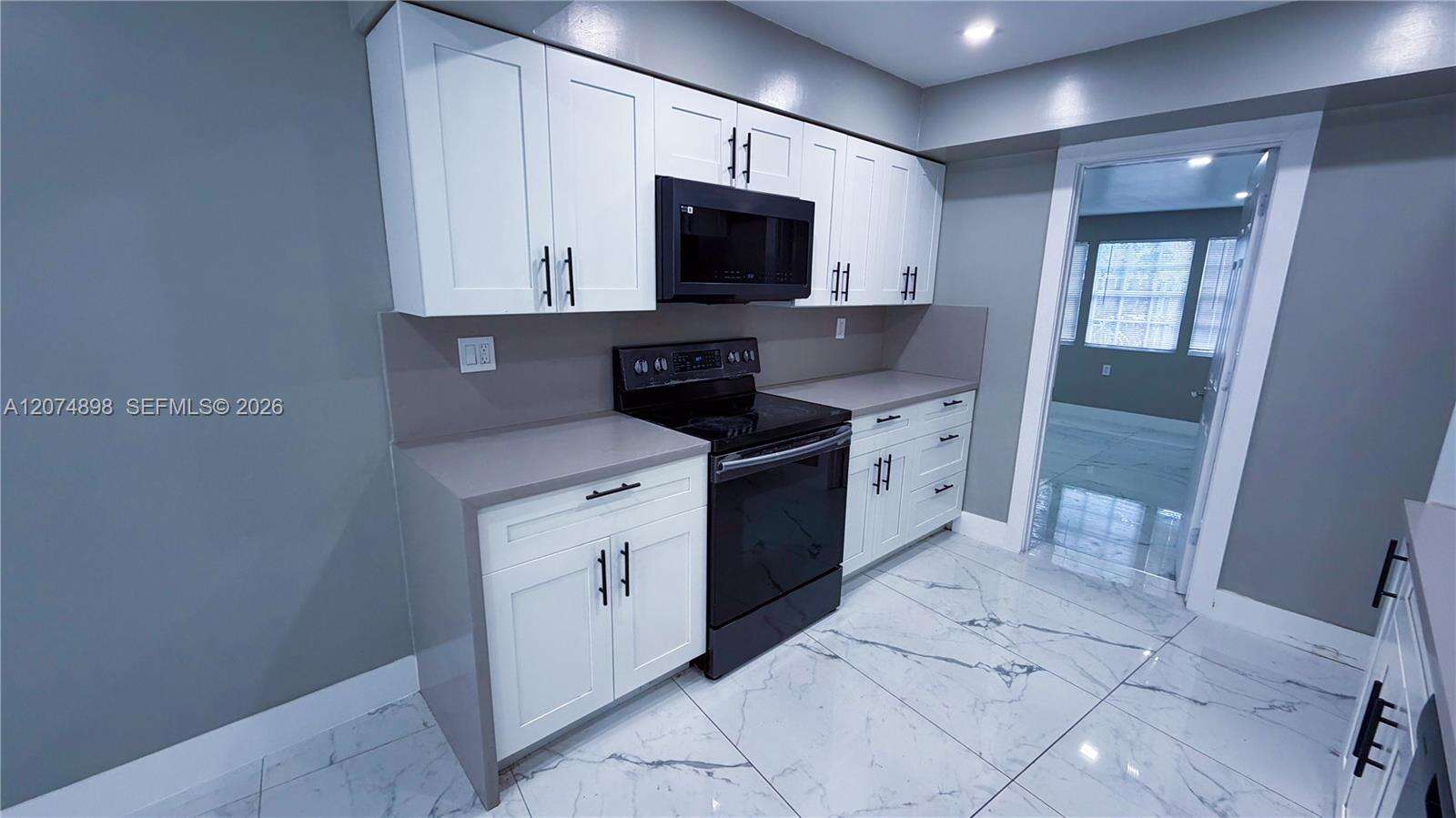 515 61st Ter, Hollywood, FL 33023 - For Sale photo 6