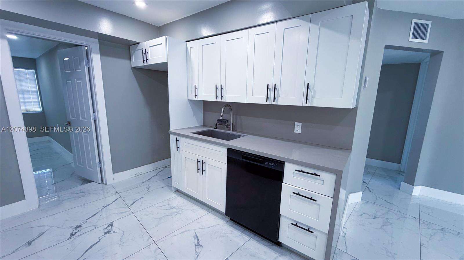 515 61st Ter, Hollywood, FL 33023 - For Sale photo 7