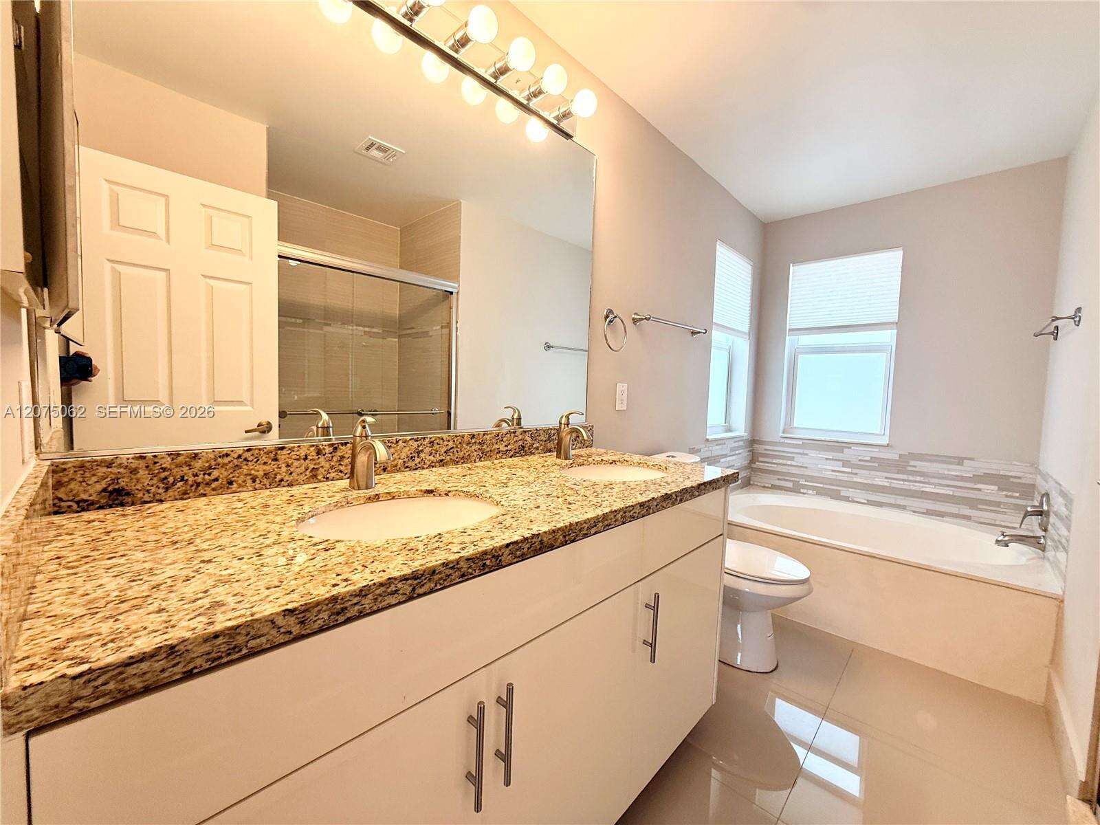 1140 Oysterwood St, Hollywood, FL 33019 - For Sale photo 21