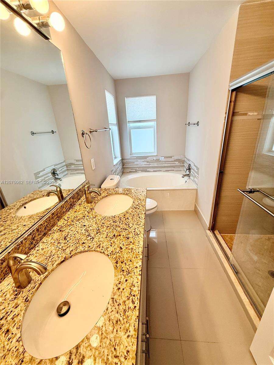 1140 Oysterwood St, Hollywood, FL 33019 - For Sale photo 22
