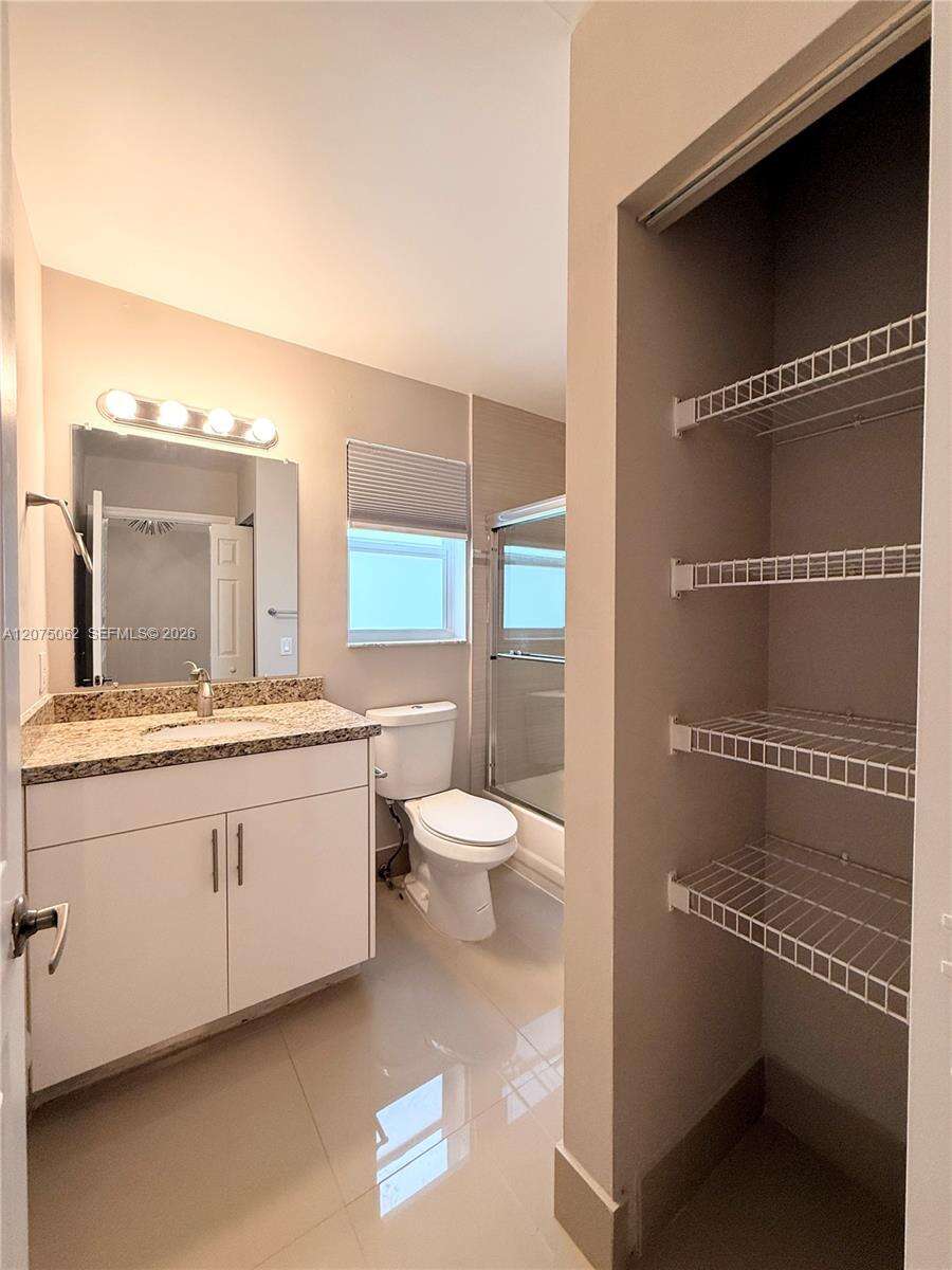 1140 Oysterwood St, Hollywood, FL 33019 - For Sale photo 25