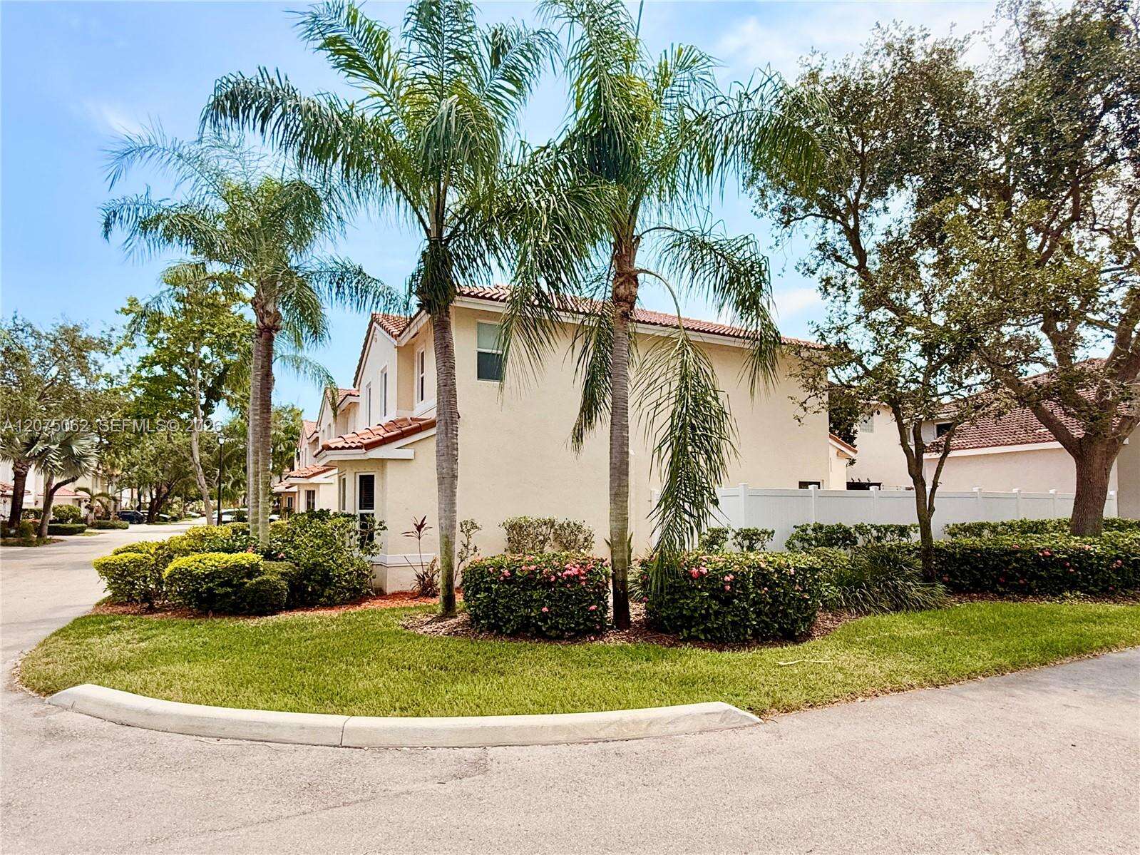 1140 Oysterwood St, Hollywood, FL 33019 - For Sale photo 38