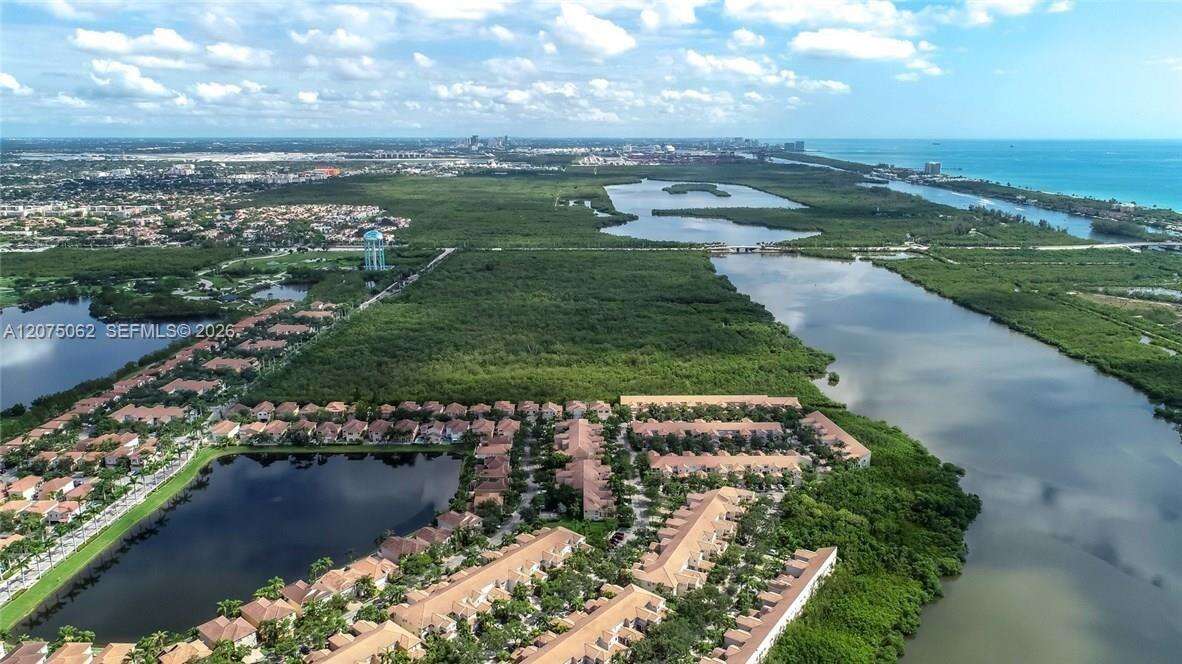 1140 Oysterwood St, Hollywood, FL 33019 - For Sale photo 43
