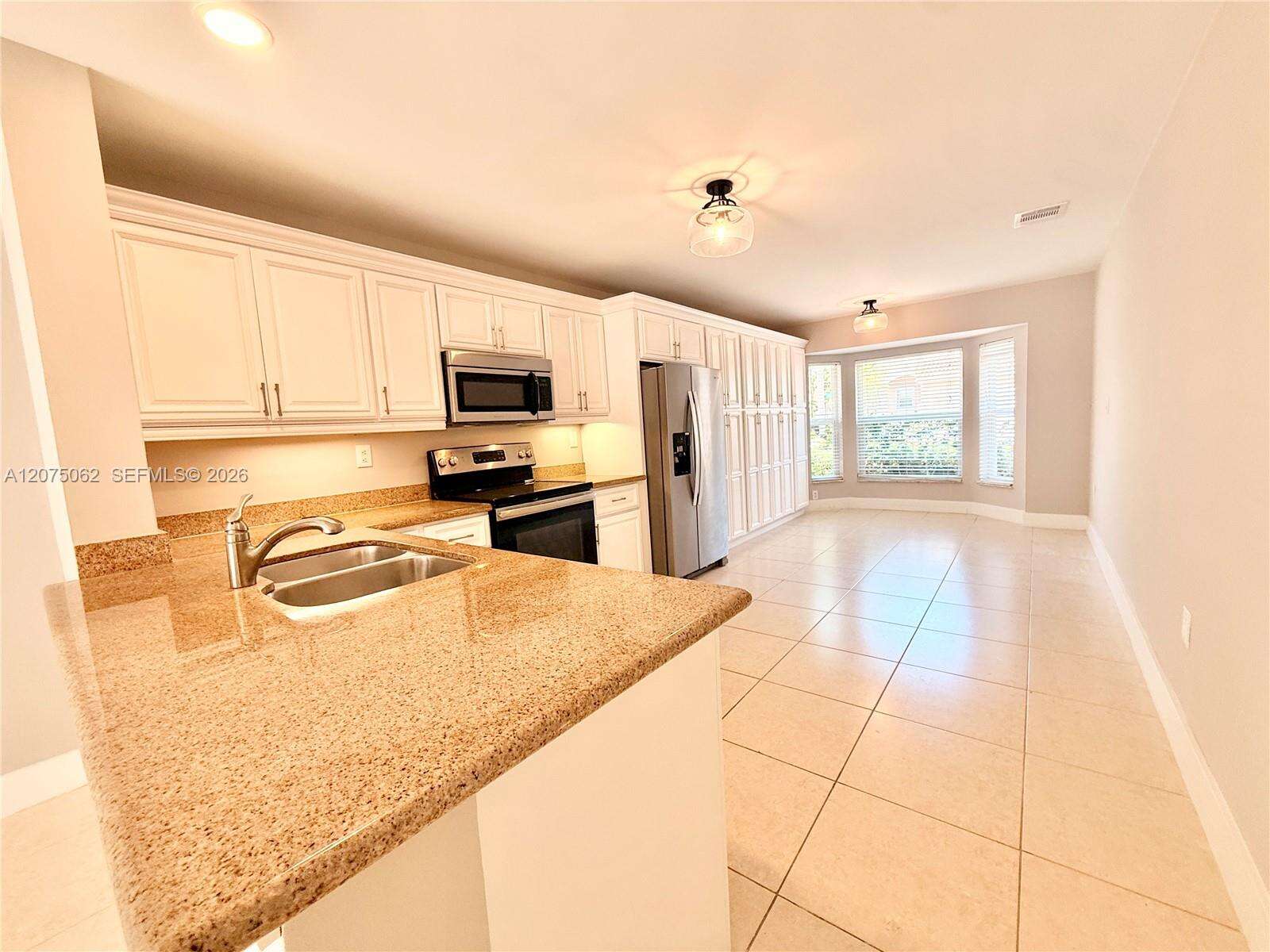 1140 Oysterwood St, Hollywood, FL 33019 - For Sale photo 9