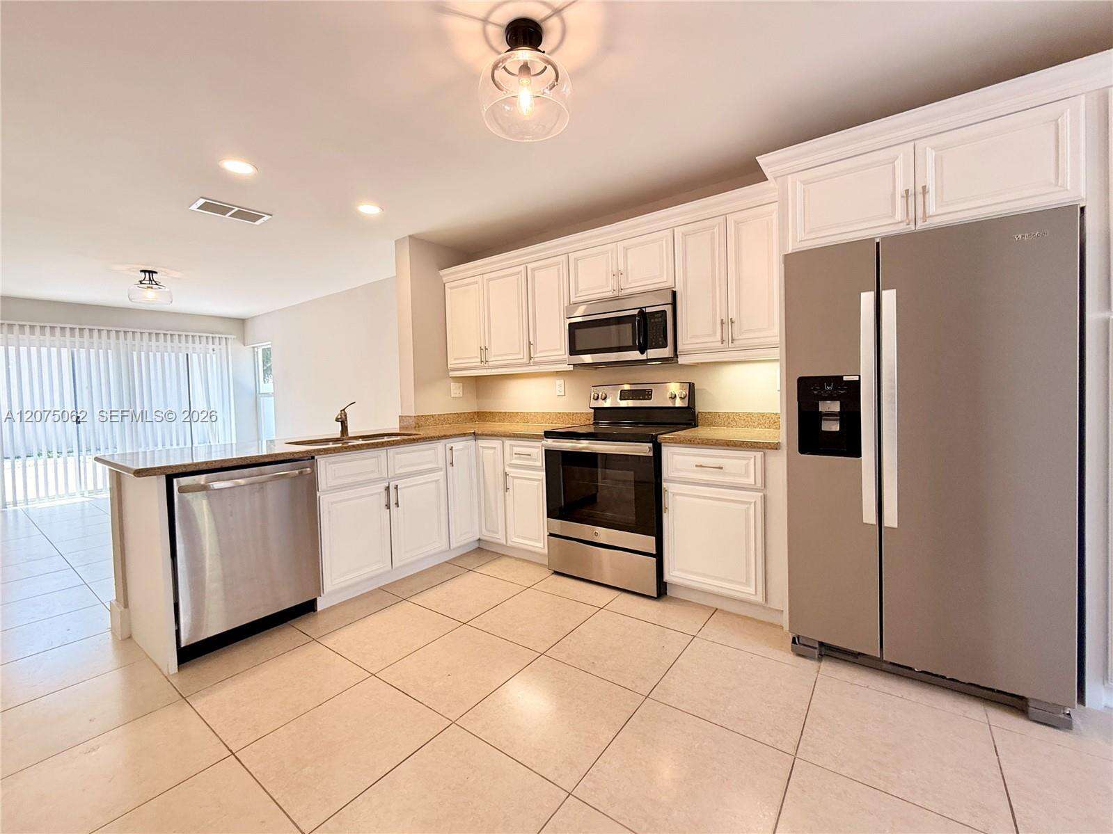 1140 Oysterwood St, Hollywood, FL 33019 - For Sale photo 10