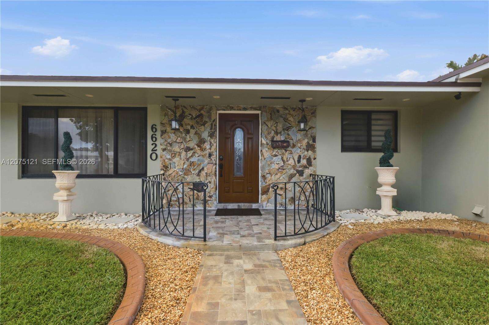 6620 6th St, Pembroke Pines, FL 33023 - For Sale photo 3