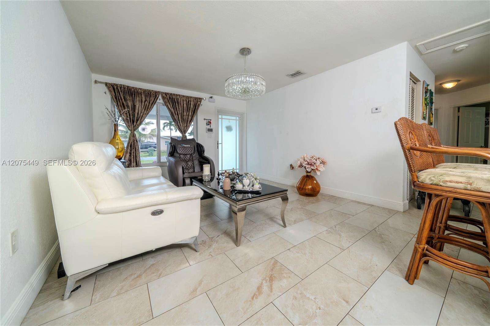 6944 10th Ct, Pembroke Pines, FL 33023 - For Sale photo 3